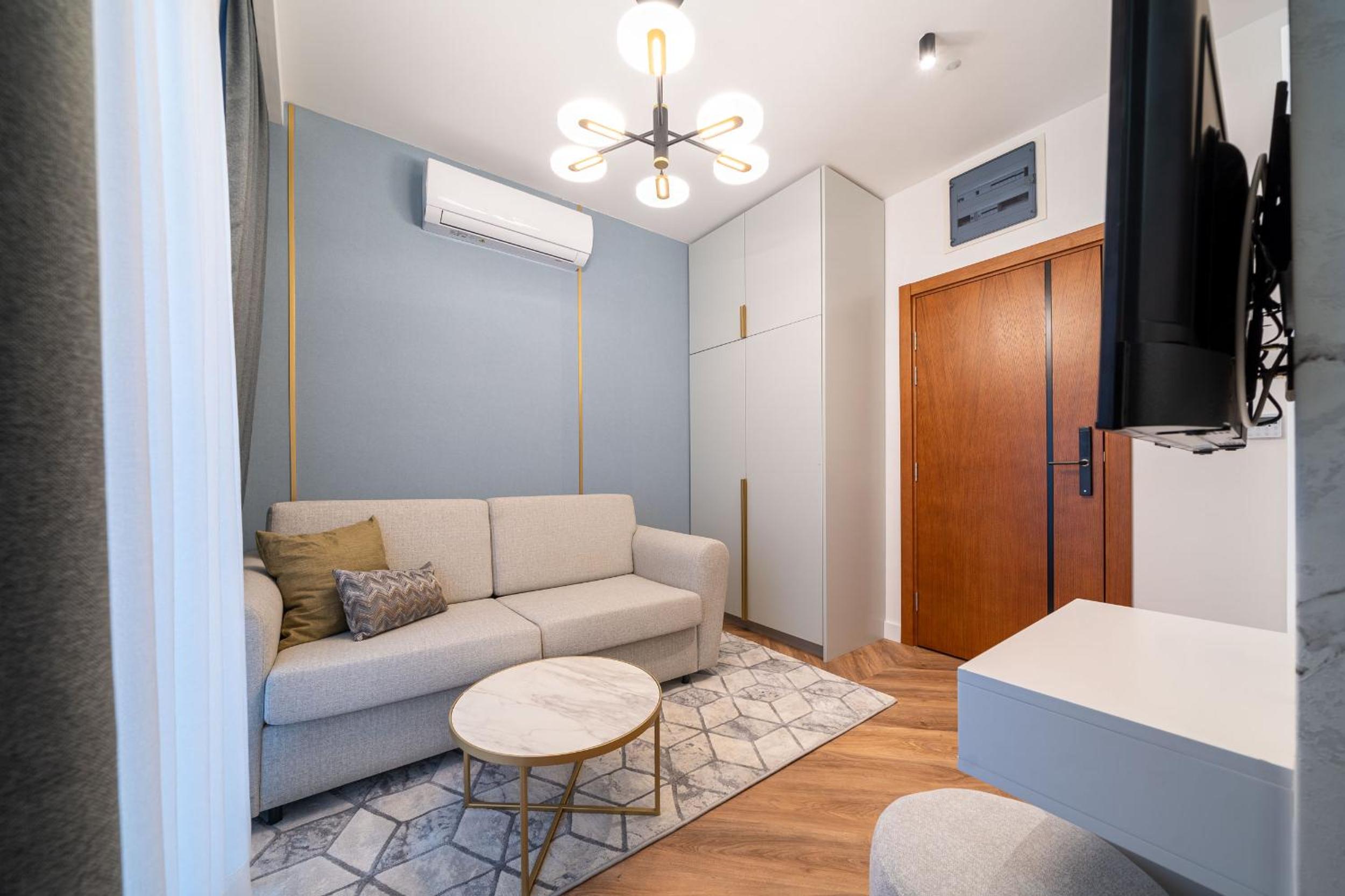 One-Bedroom Apartment - Photo 5