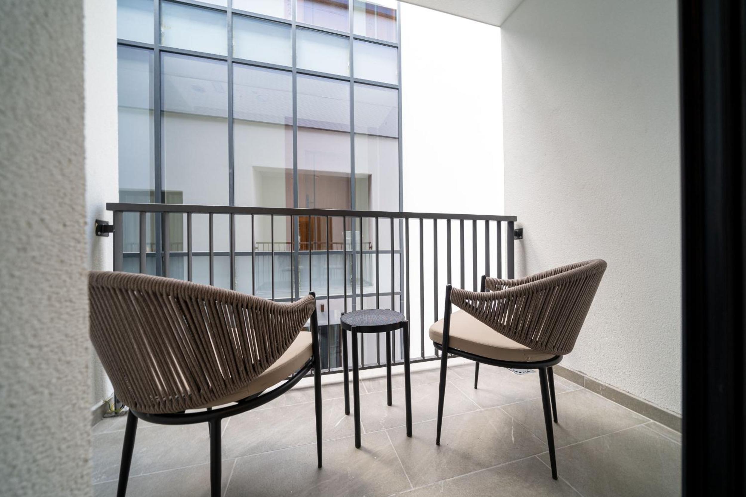 One-Bedroom Apartment - Photo 1