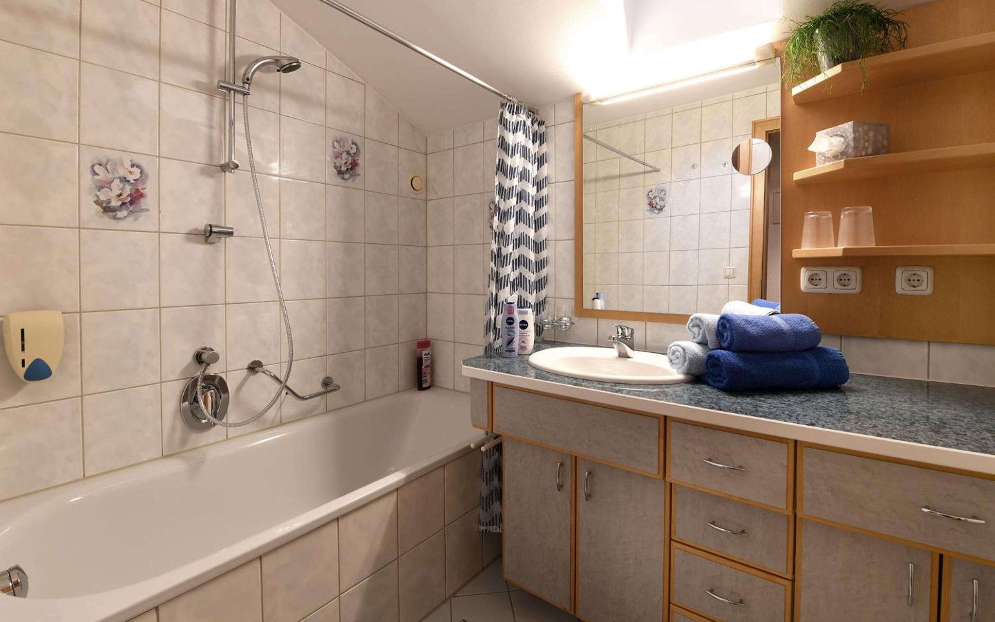 Apartment photo 2