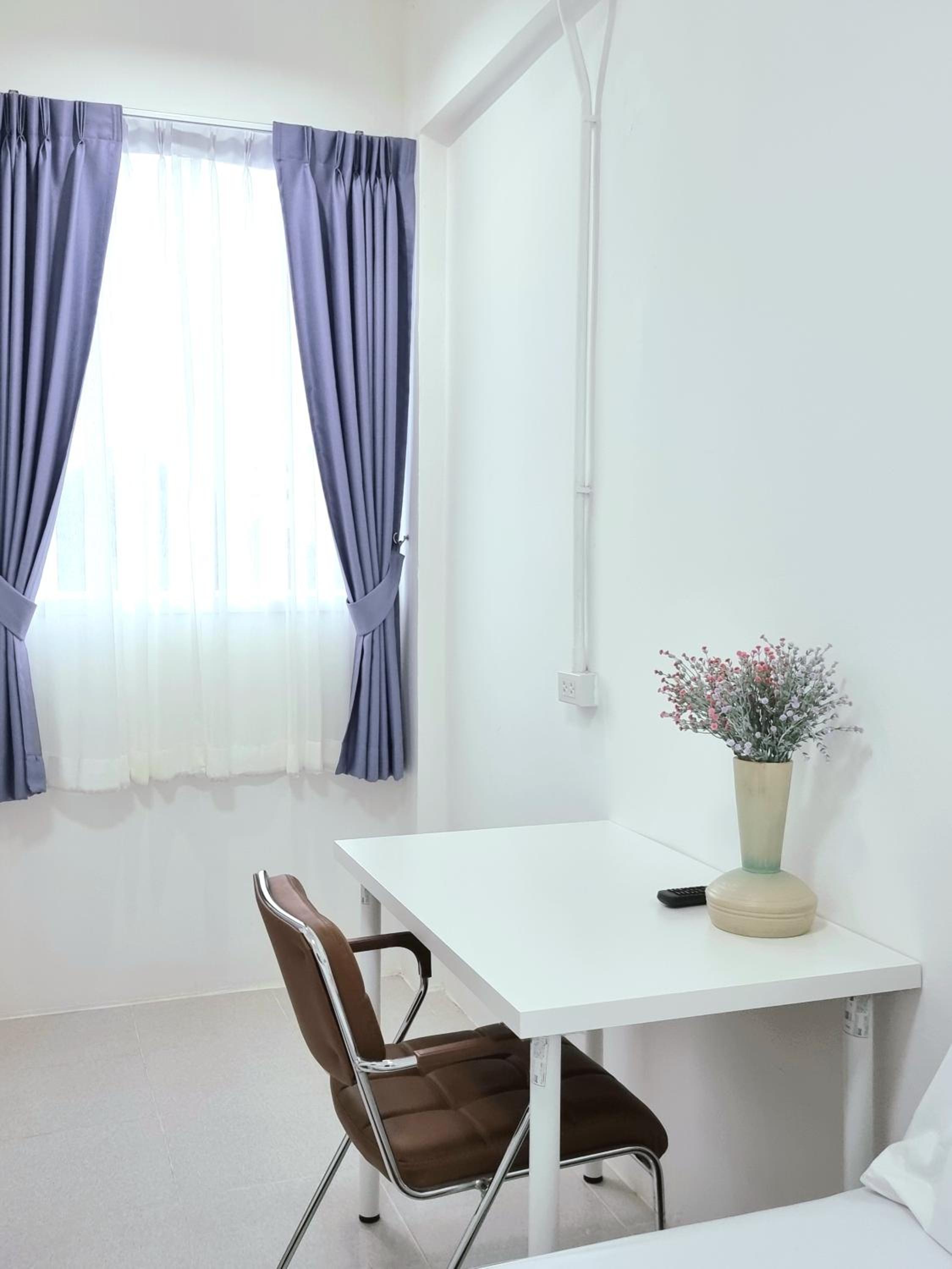 Standard Studio - Photo 6