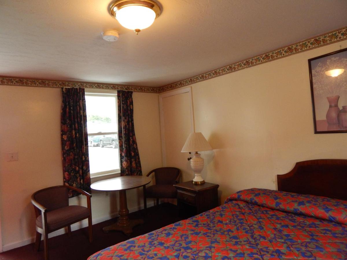 King Room - Non-Smoking photo 3
