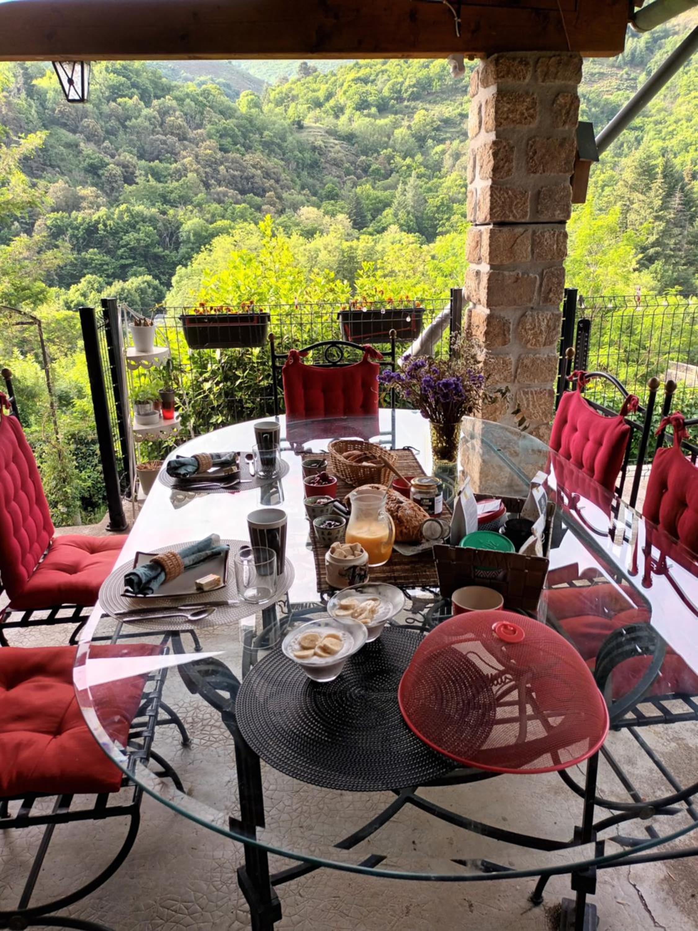 Double Room with Mountain View - Photo 10