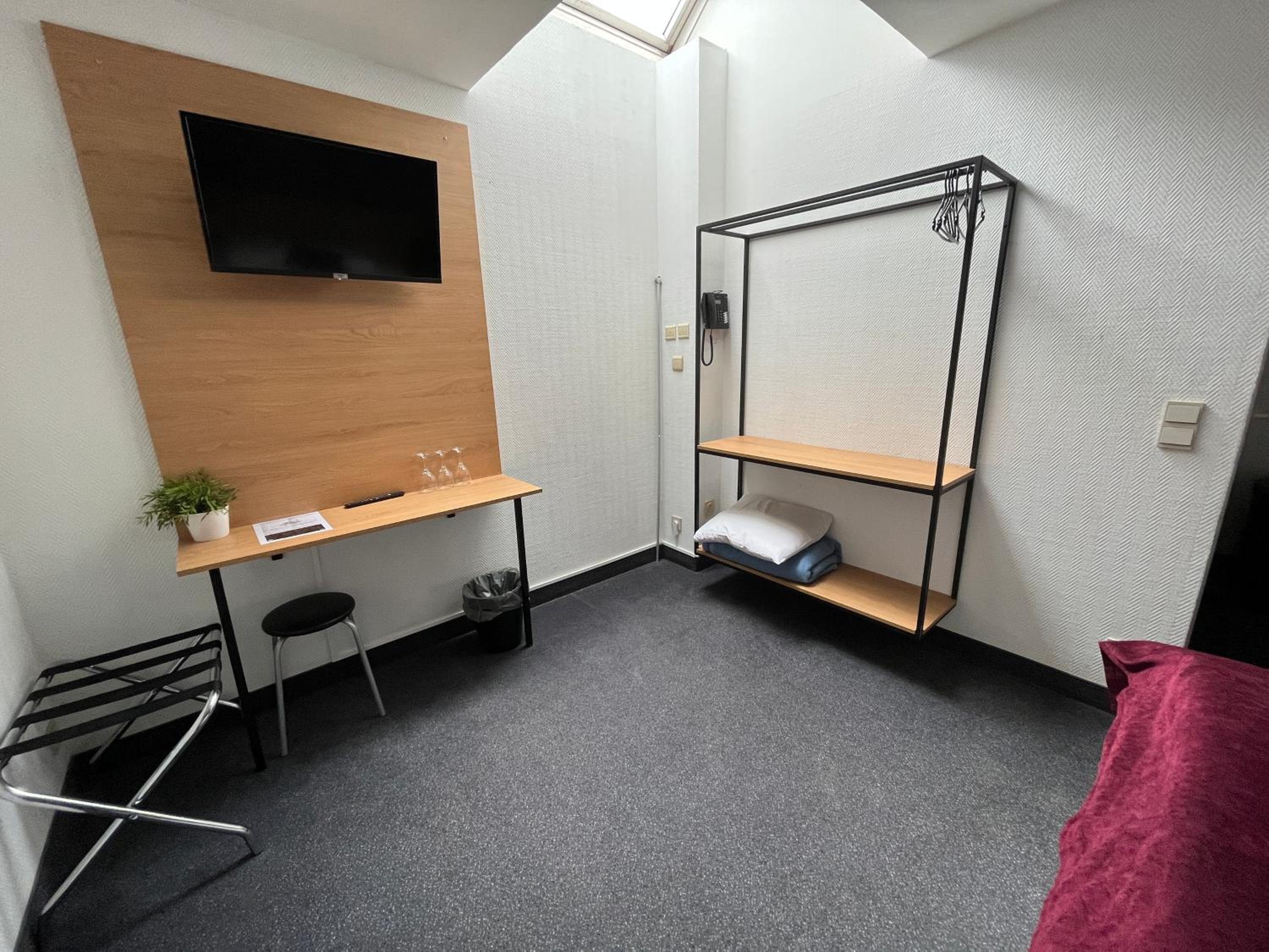 Budget Triple Room - Photo 4