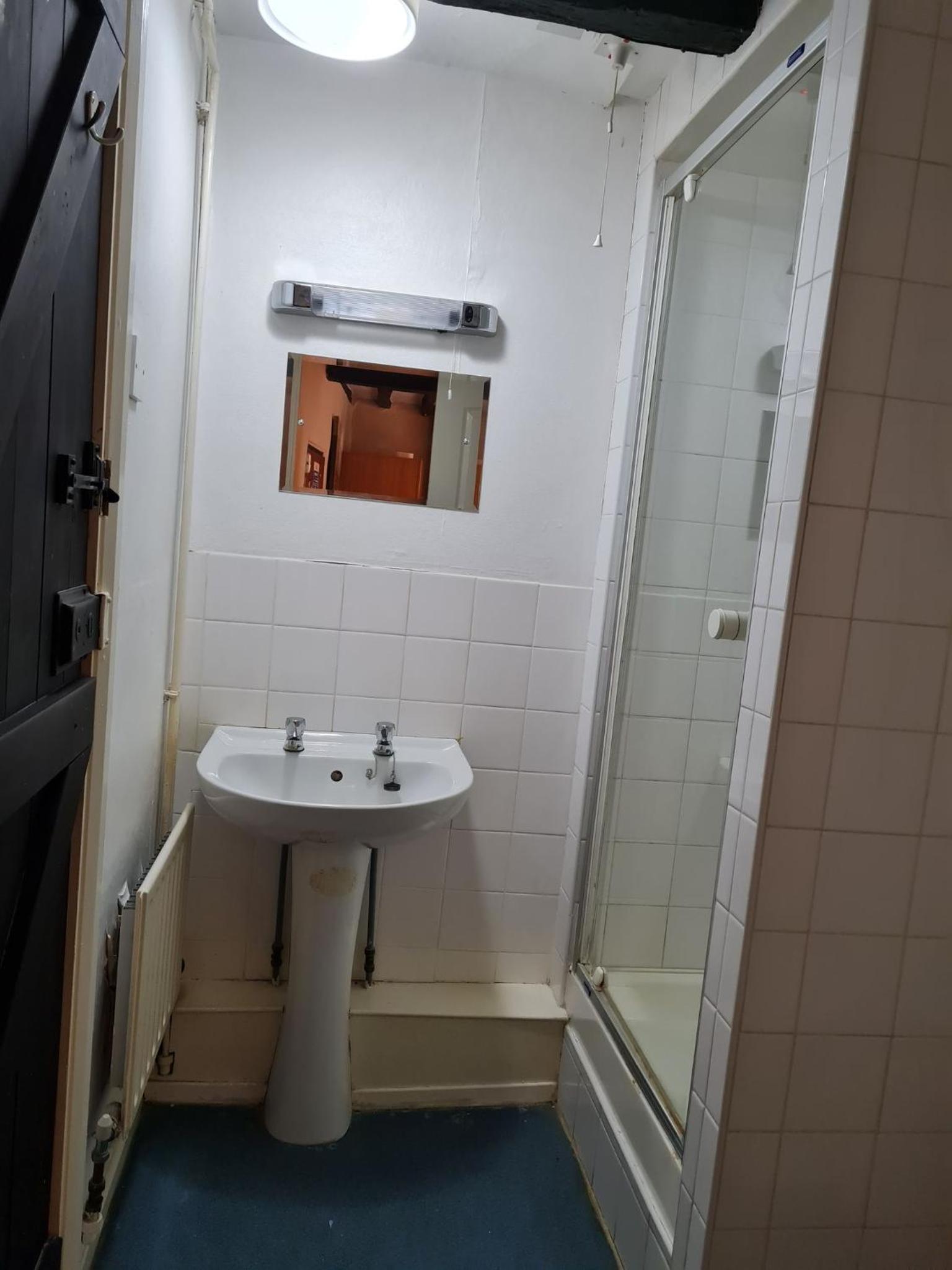 Double Room With Private Bathroom photo 2