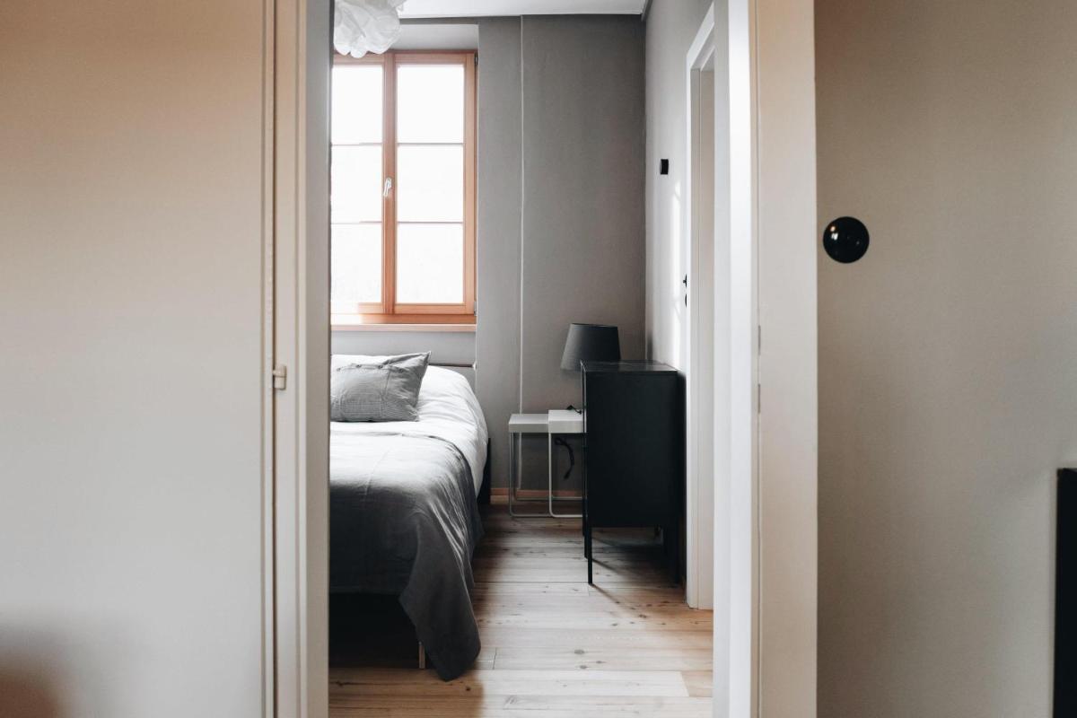 Apartment with Shower
