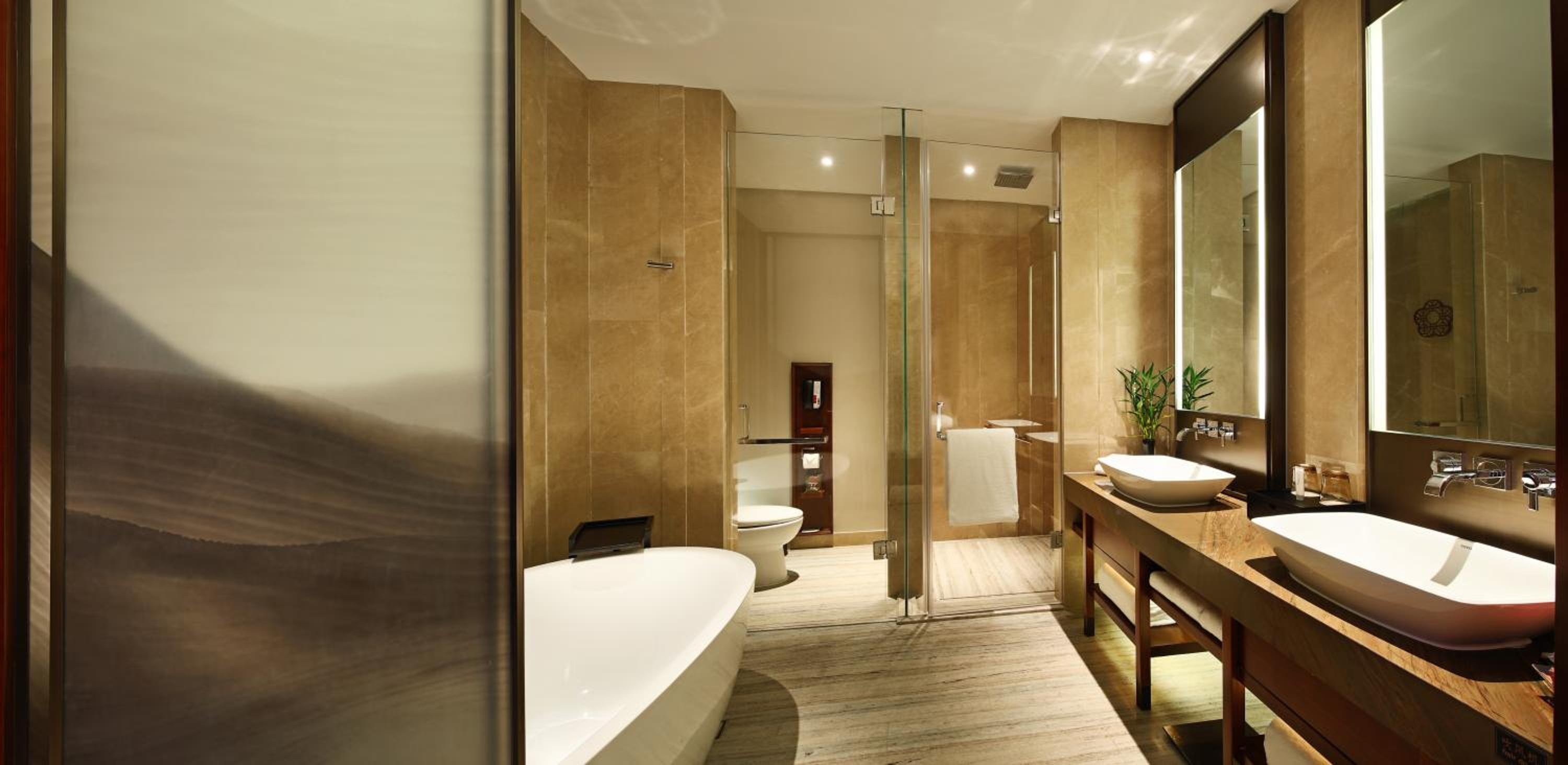 King Suite - Lounge Access photo 2