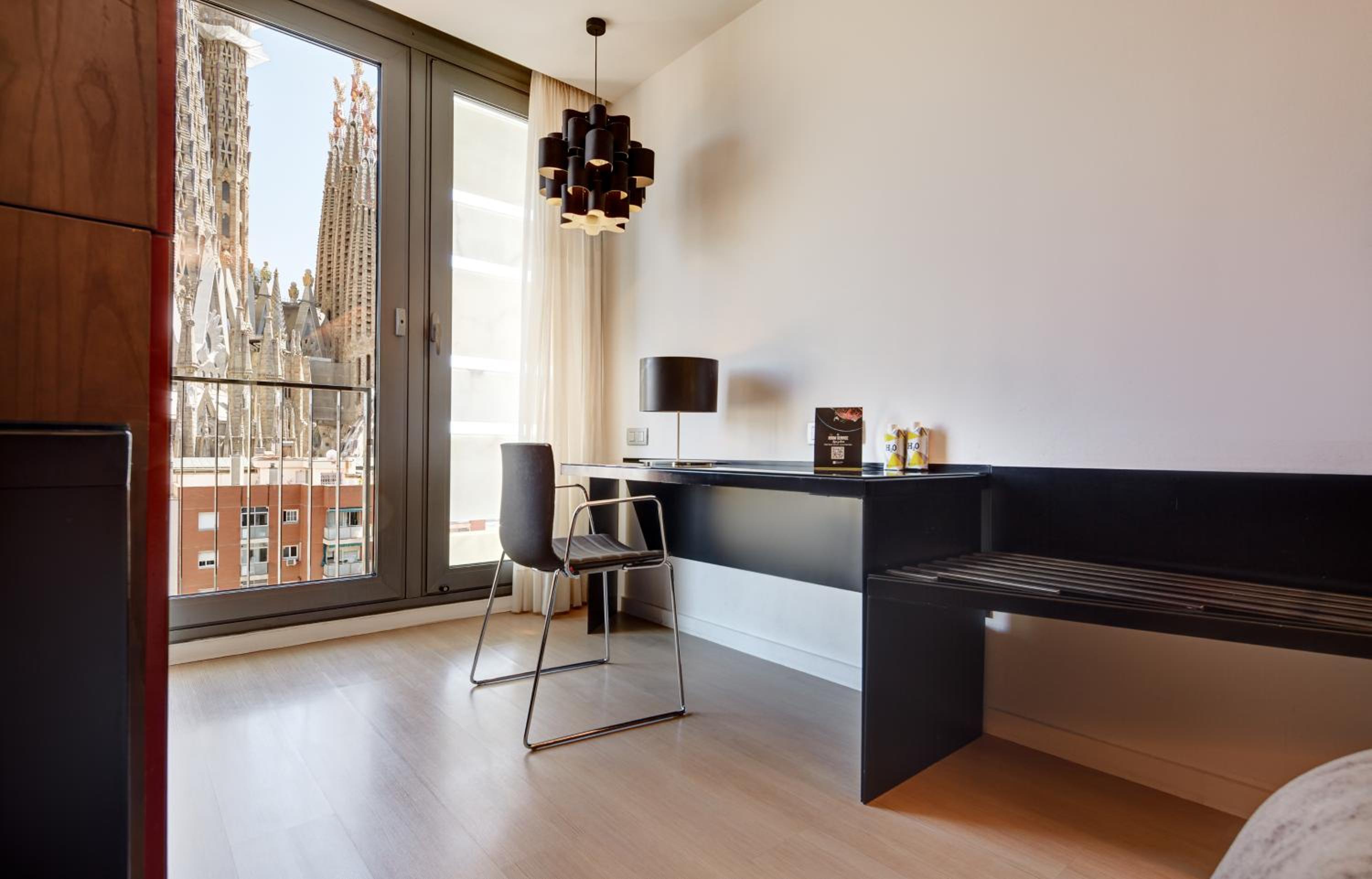 Superior Twin Room with City View photo 3