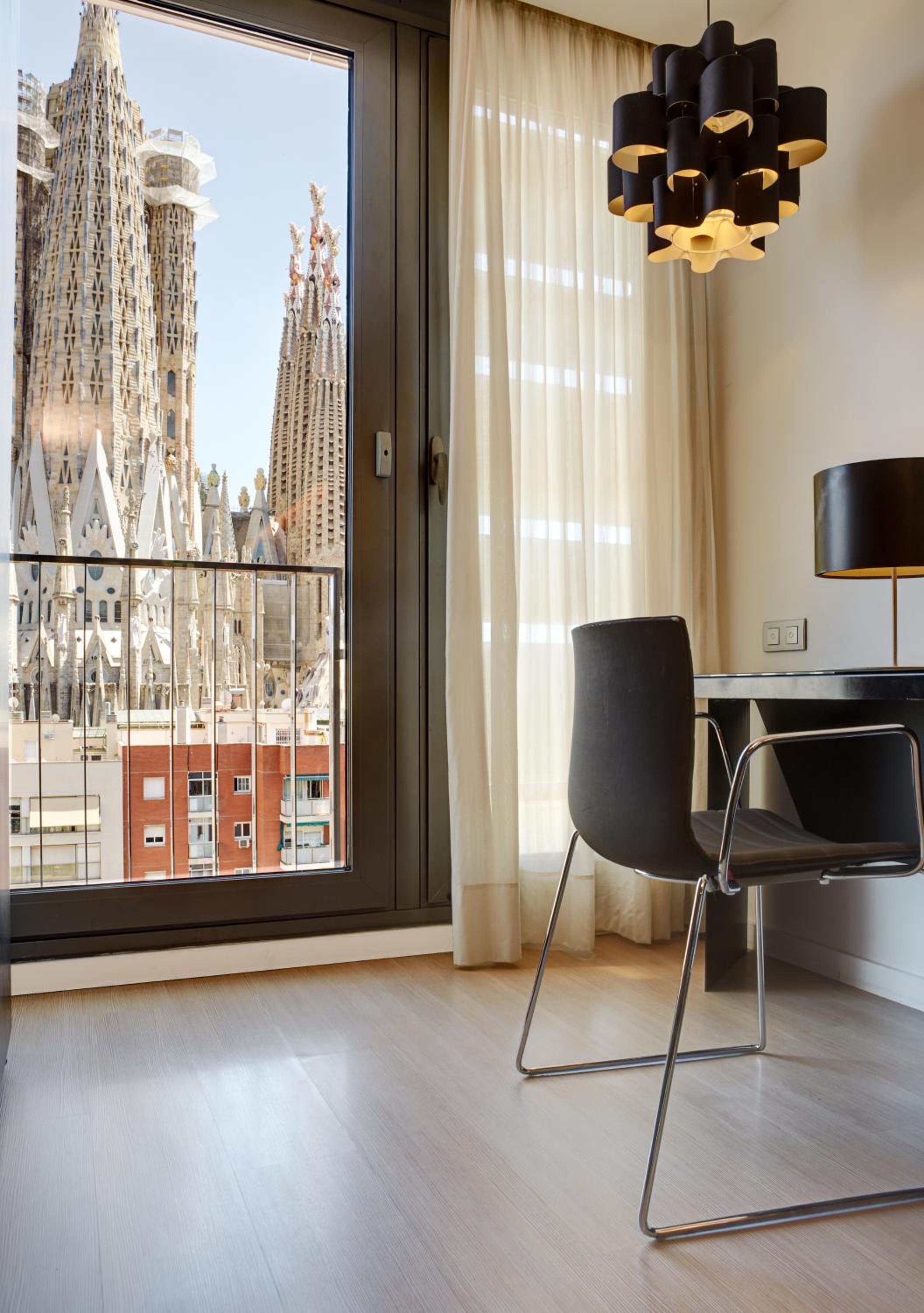 Superior Twin Room with City View photo 2