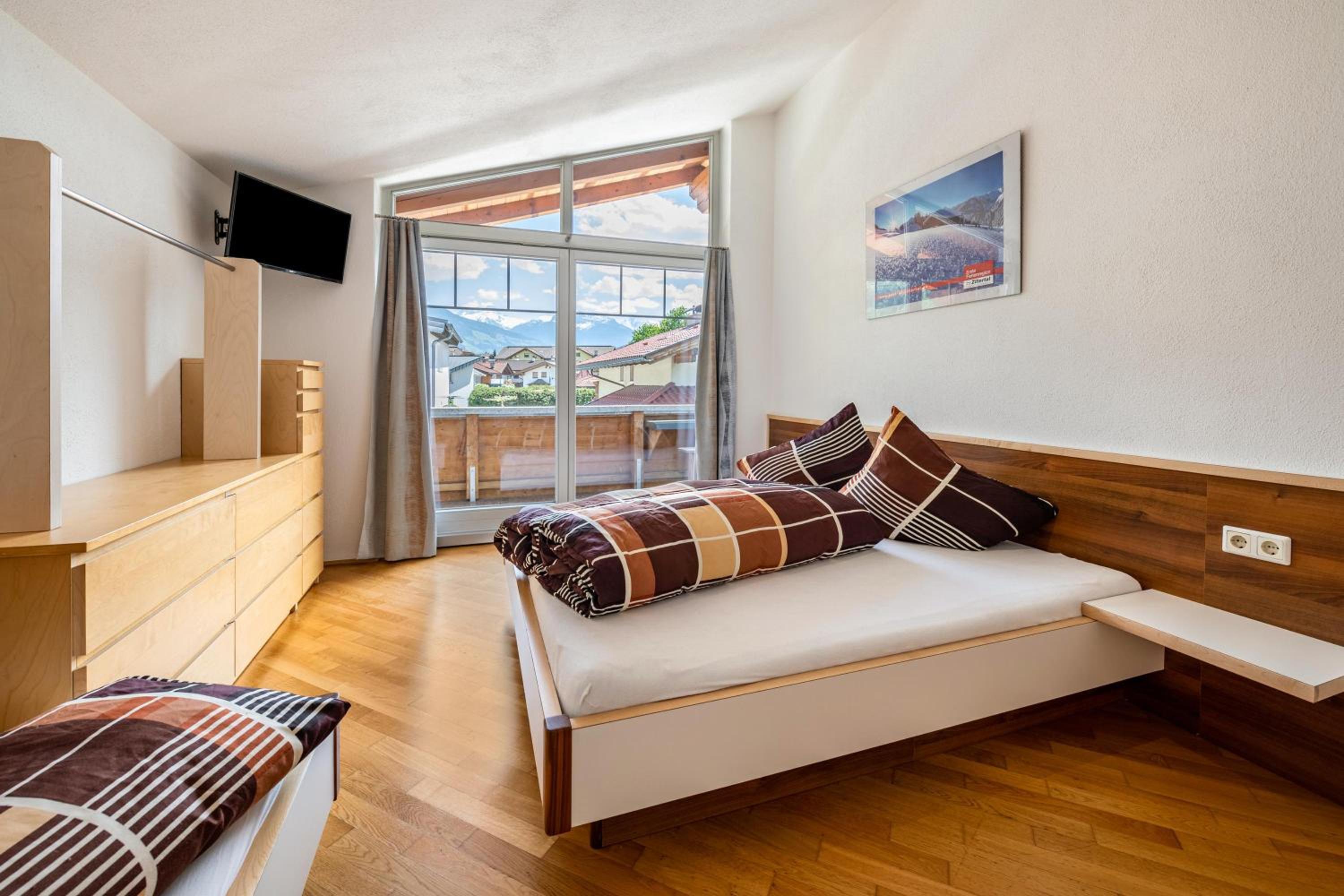 Three-Bedroom Premium Apartment with Balcony photo 3