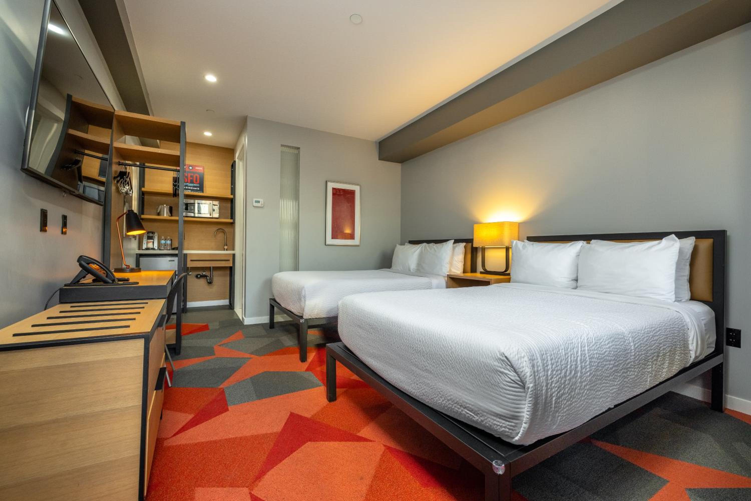 Double Room with Two Double Beds - Photo 6