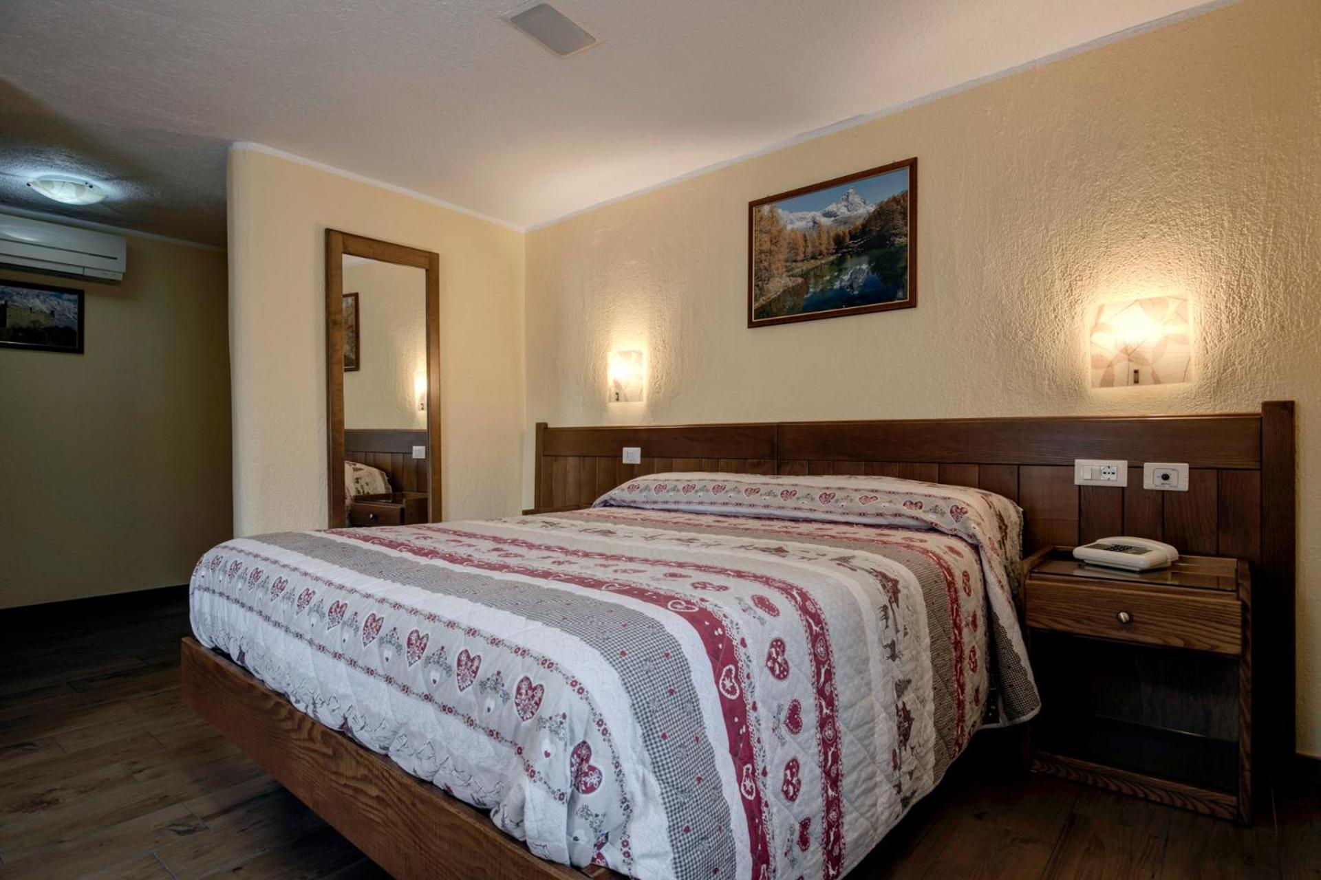 Double Room - Photo 18