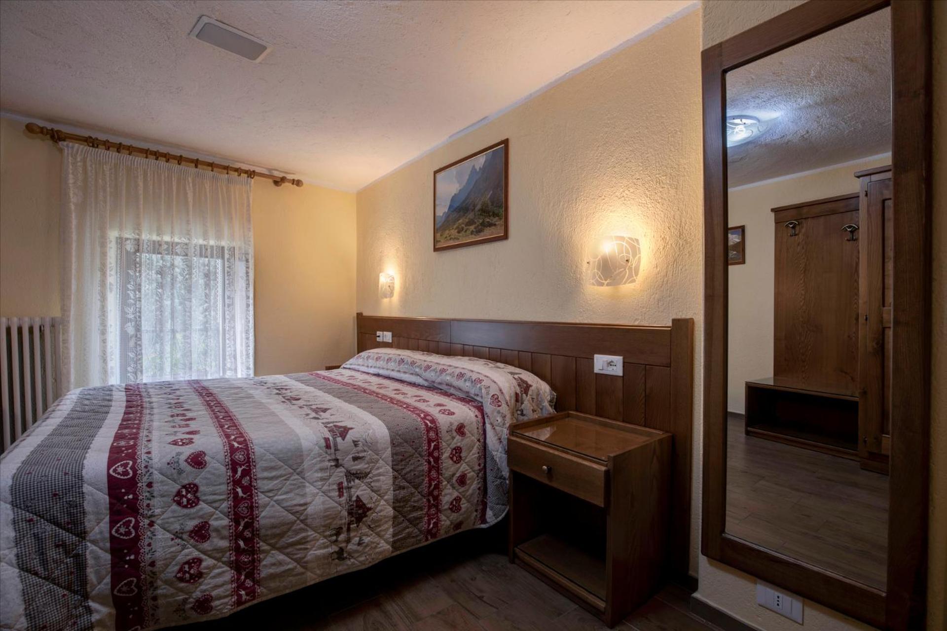 Double Room - Photo 7