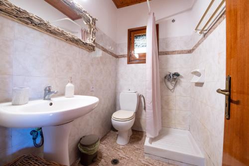 Two-Bedroom House photo 3