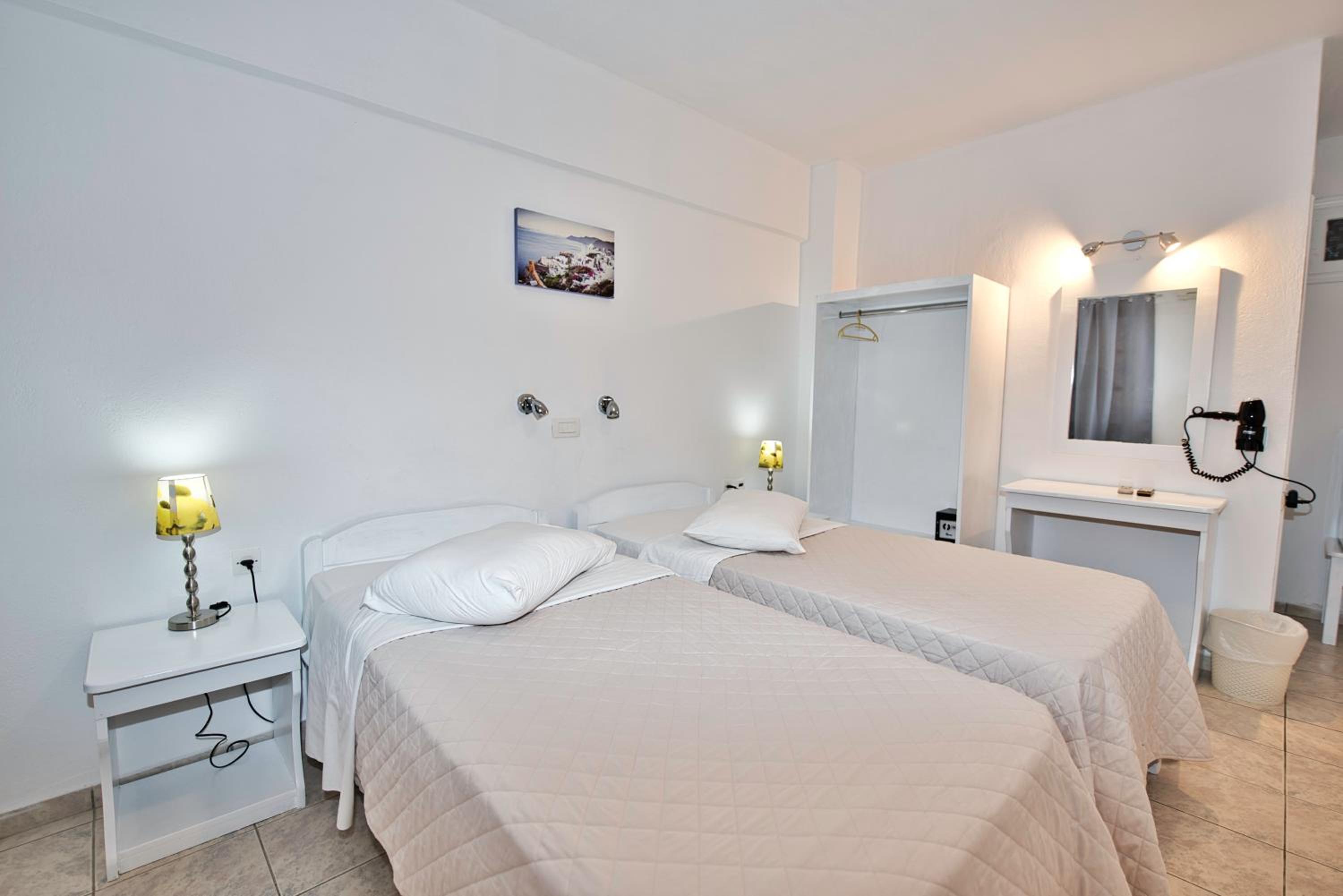 Double or Twin Room - Photo 2
