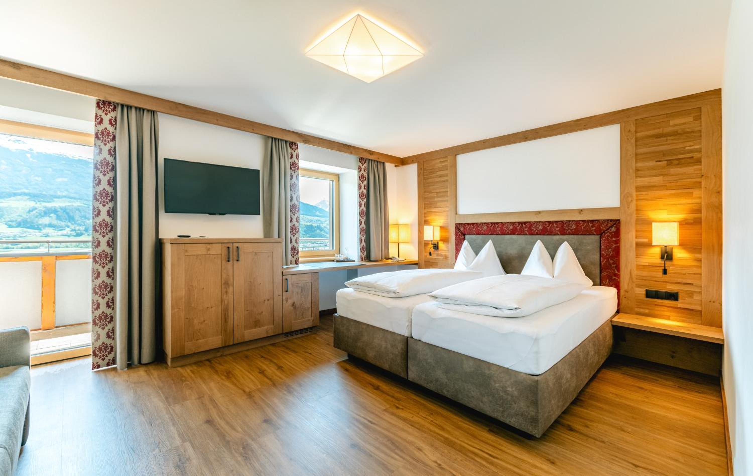 Business Double Room with Balcony photo 1