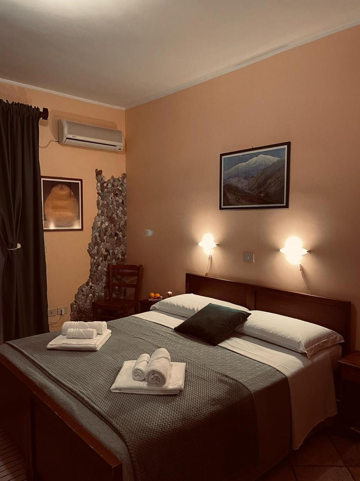 Large Double Room photo 1
