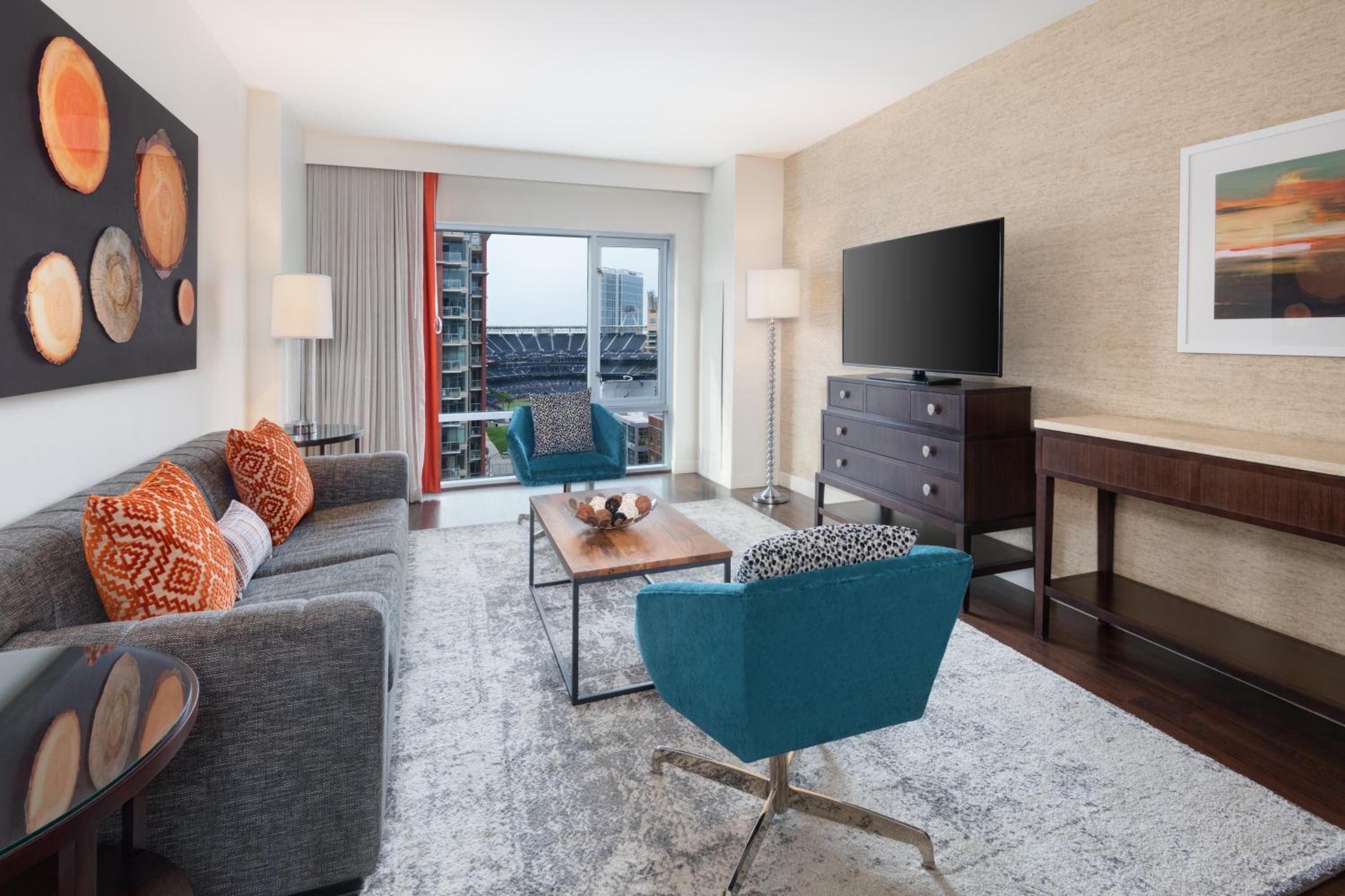 King Suite with Centerfield View