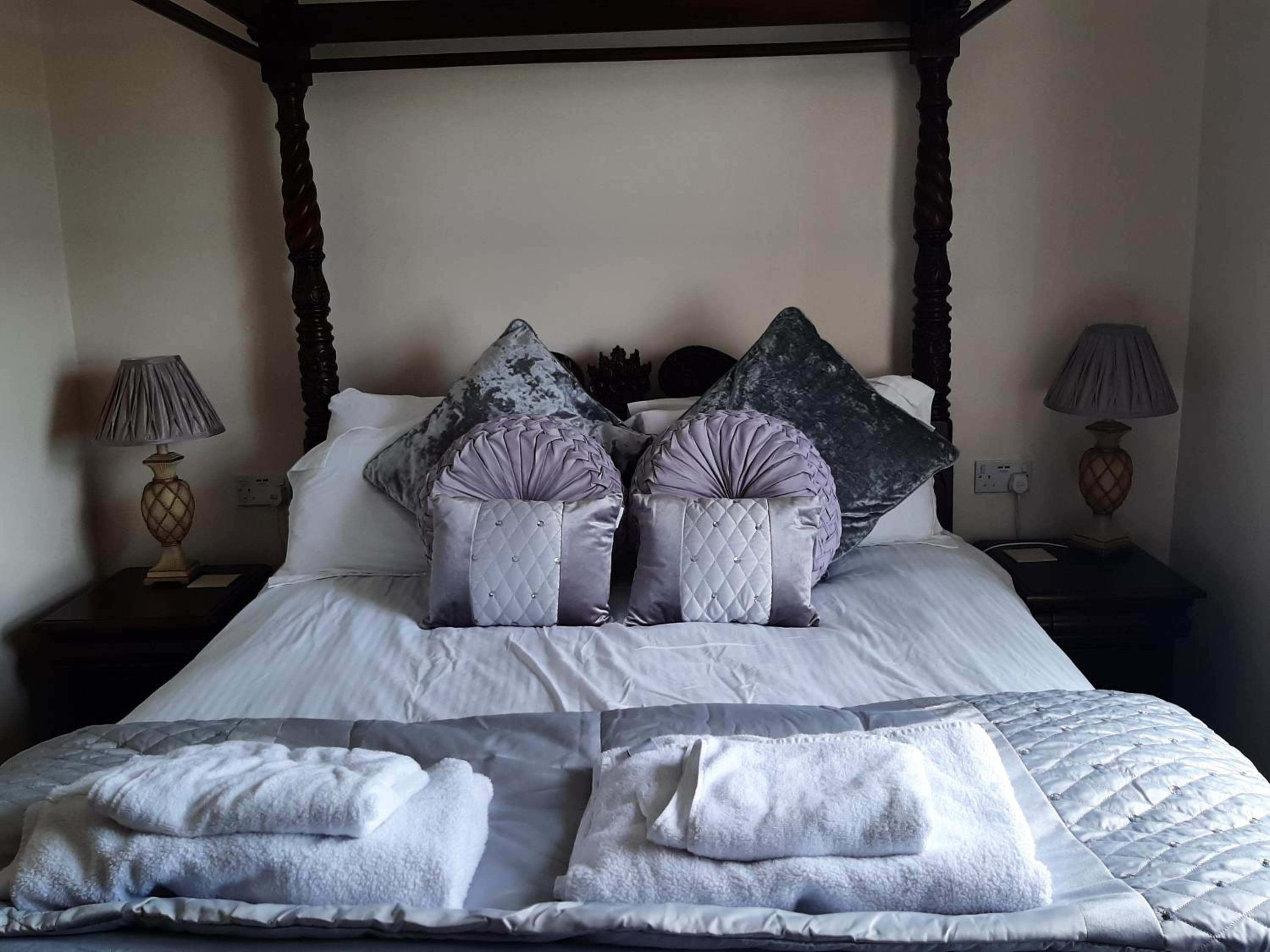 Superior King Room - Photo 4