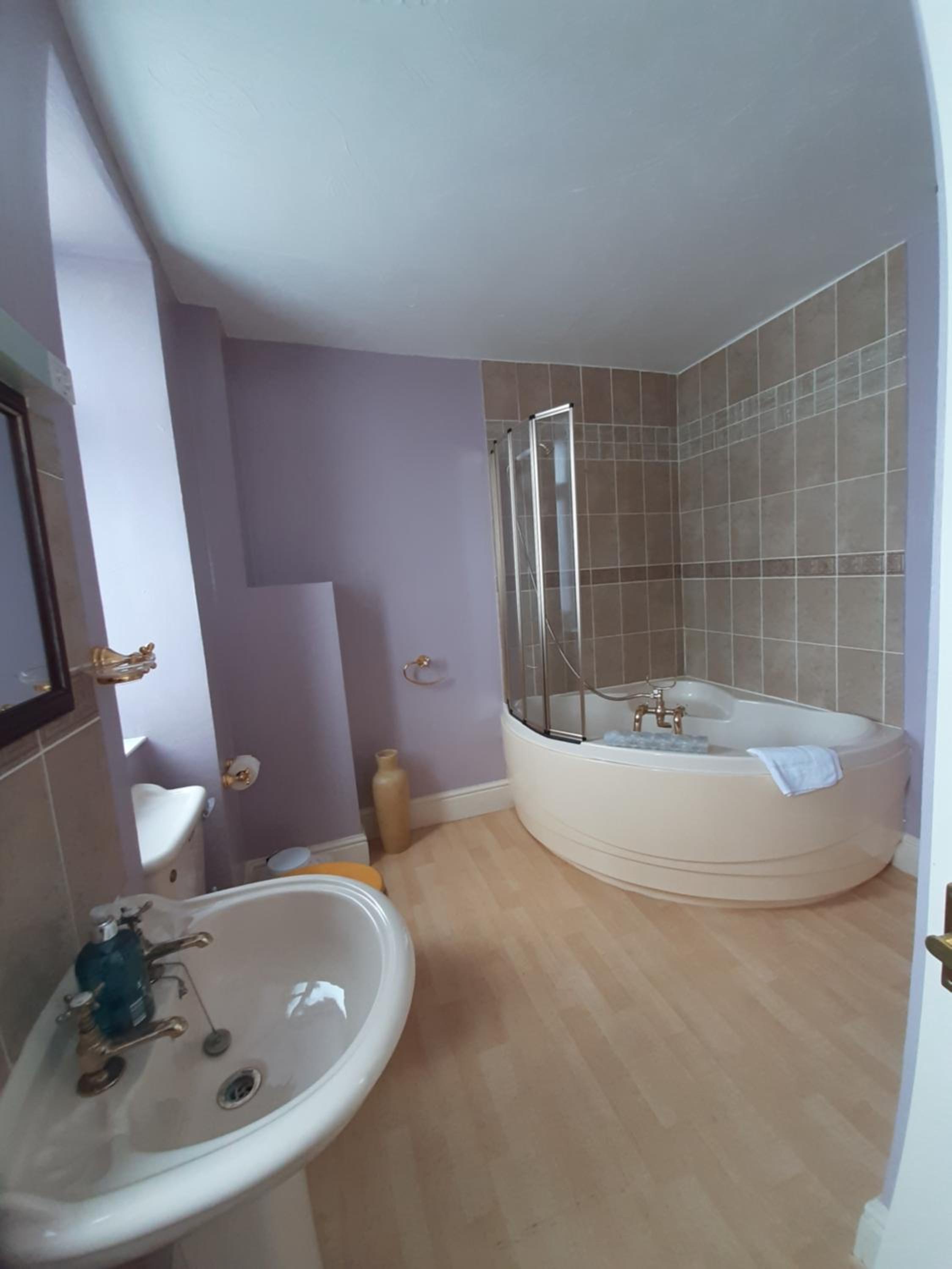Superior King Room - Photo 2