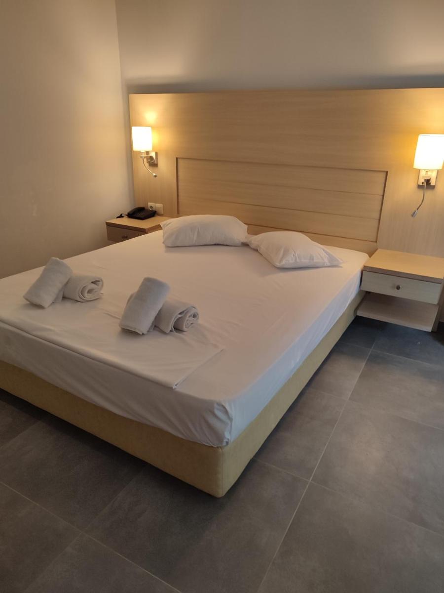 Twin Room with Terrace photo 2