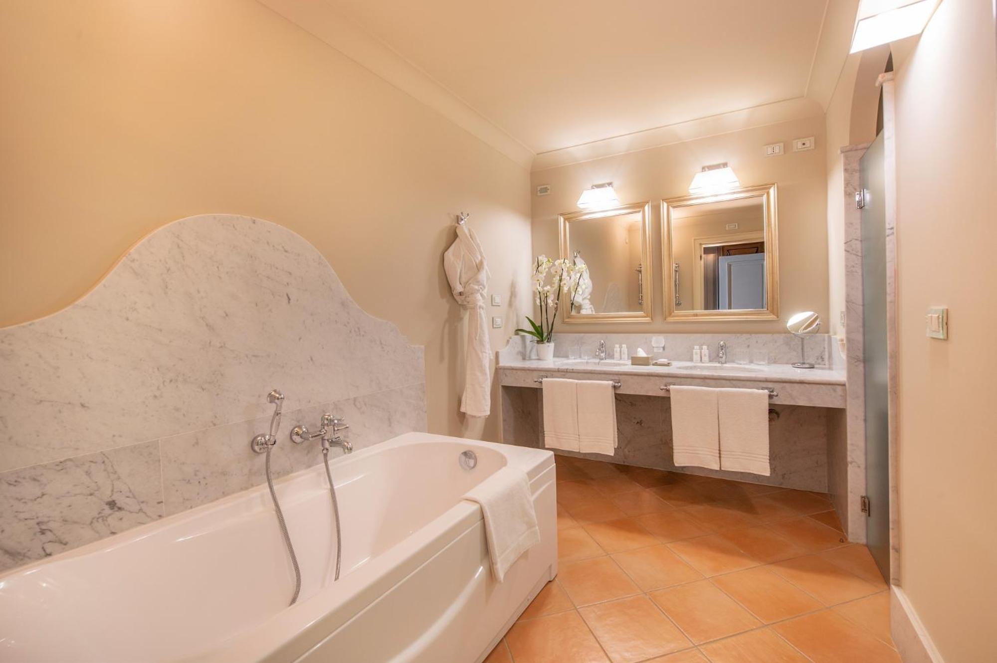 Junior Suite - Photo 2