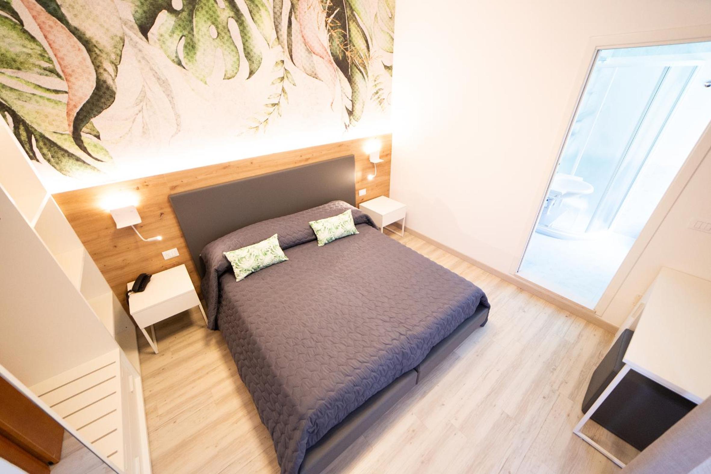 Deluxe Double Room with Balcony - Photo 1