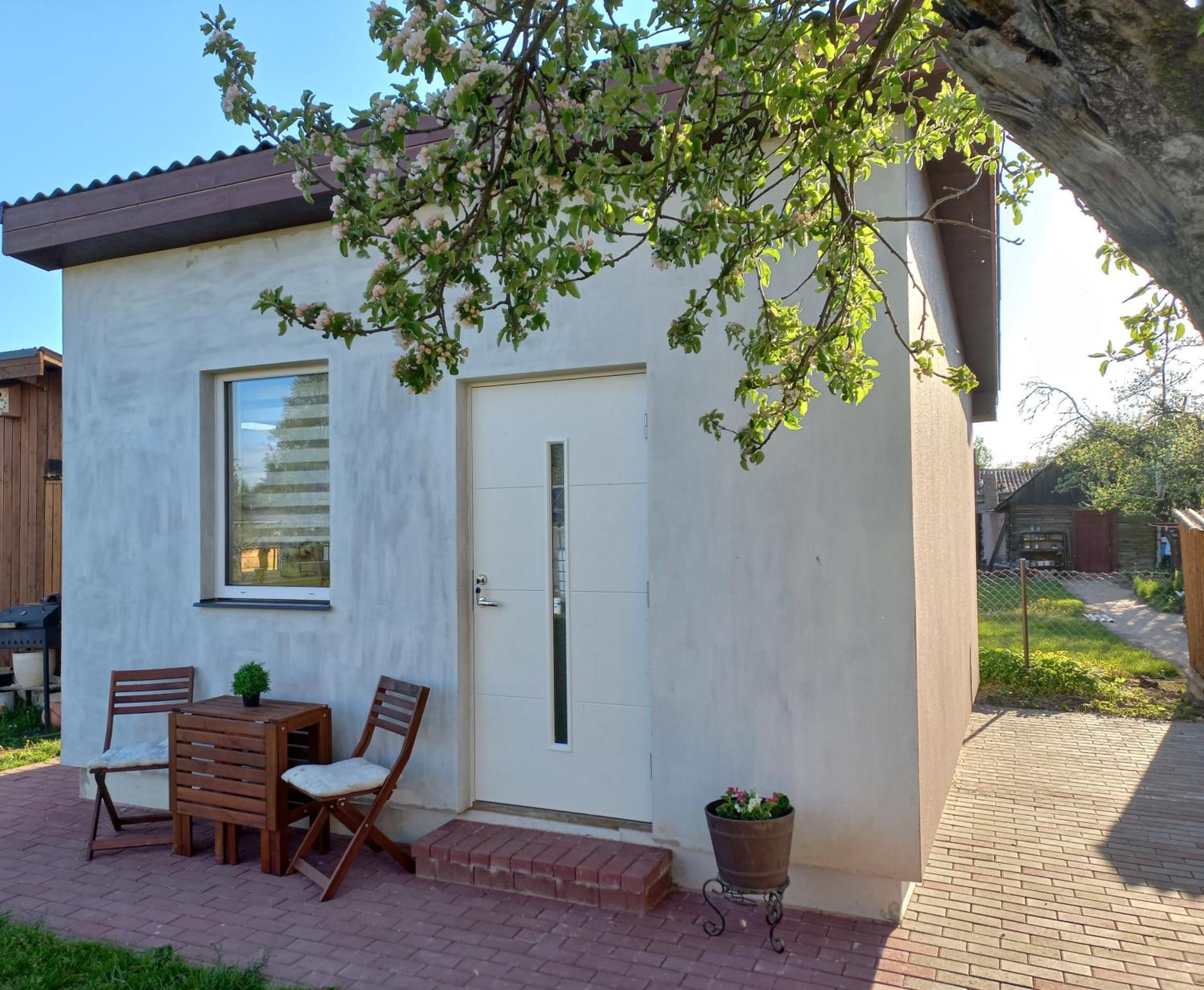 One-Bedroom House - Photo 4