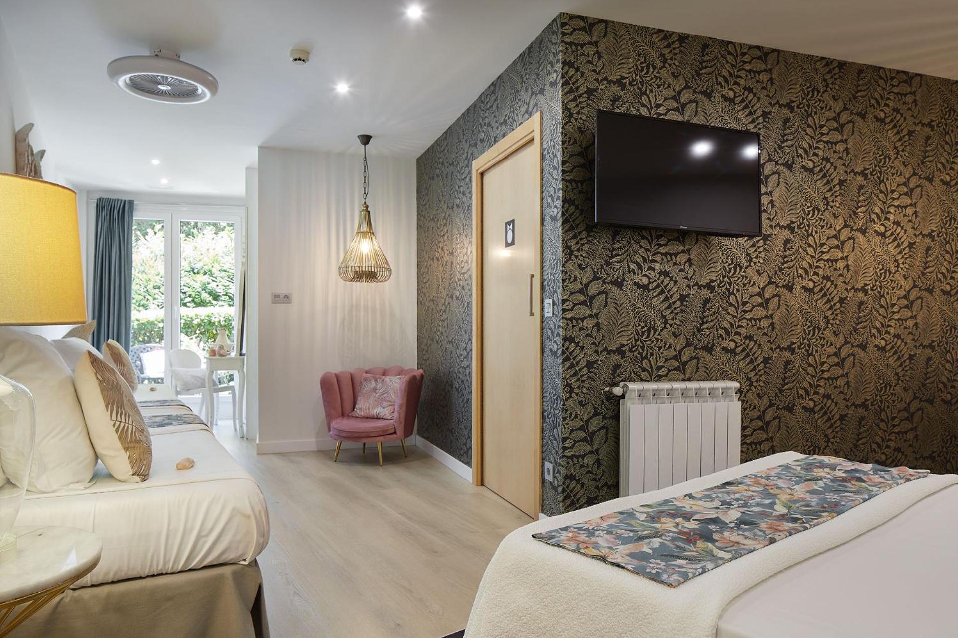Quadruple Room - Photo 2