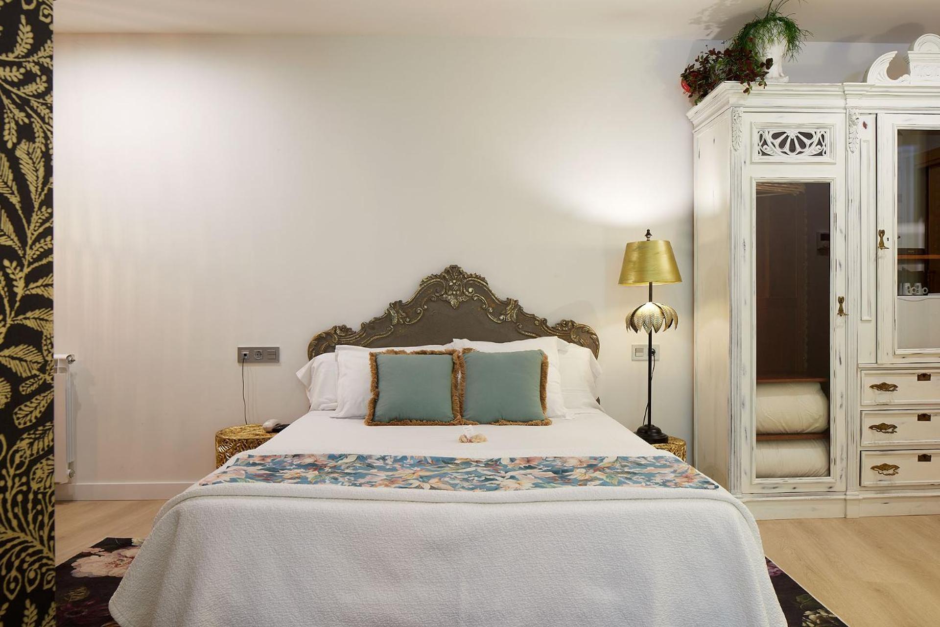 Quadruple Room - Photo 11