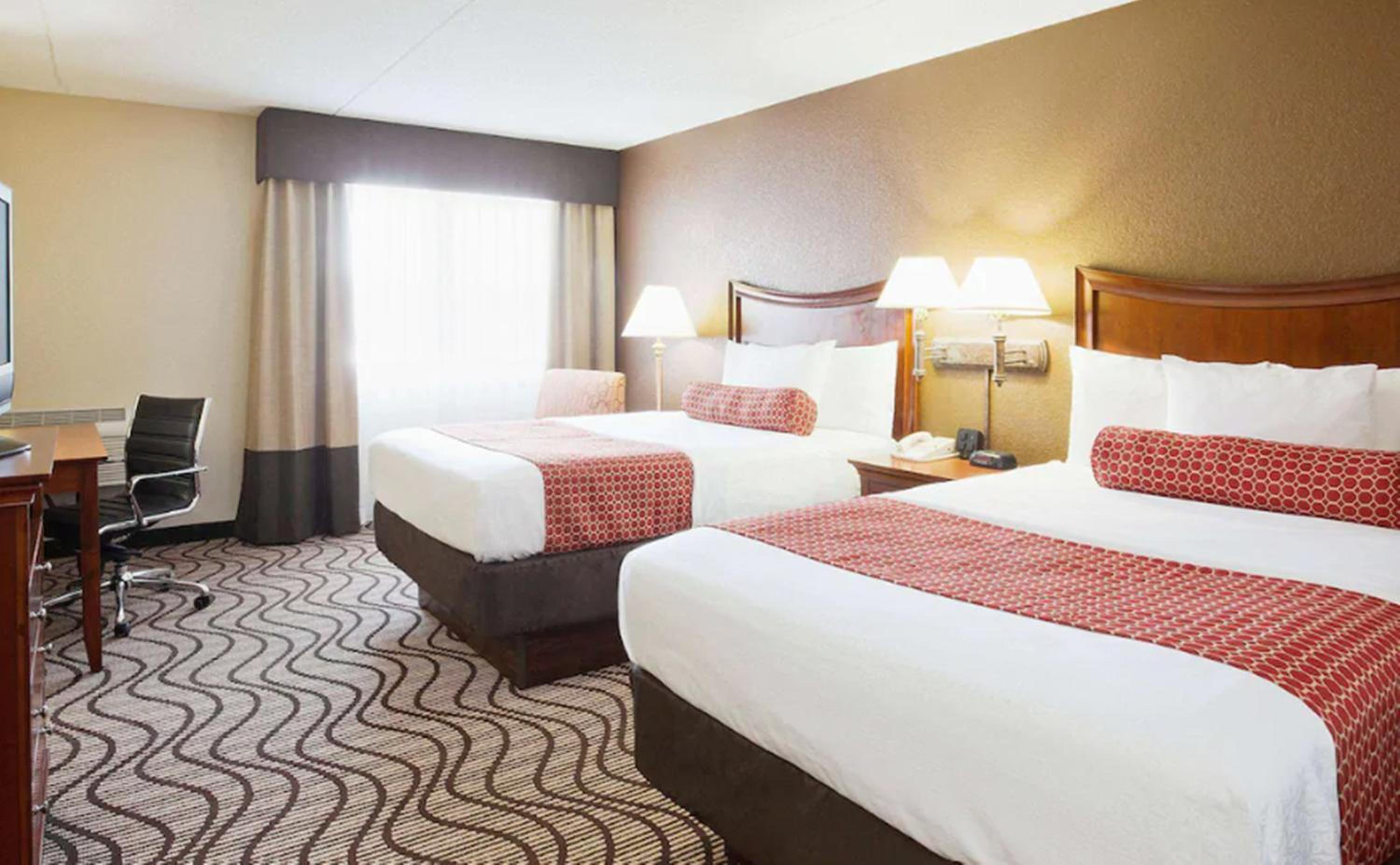 Single Room With Double Beds - Photo 11