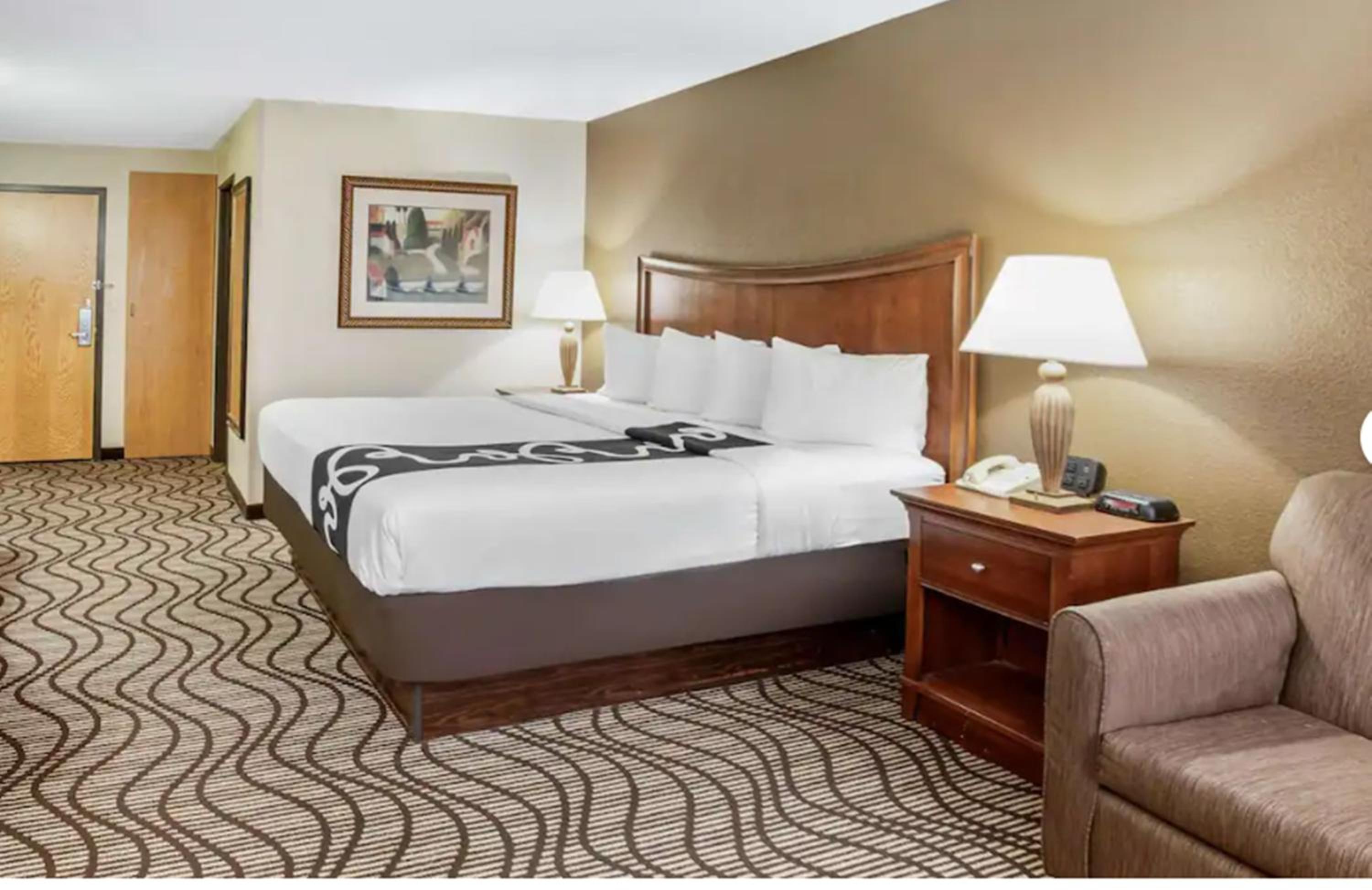Executive King Room - Photo 3