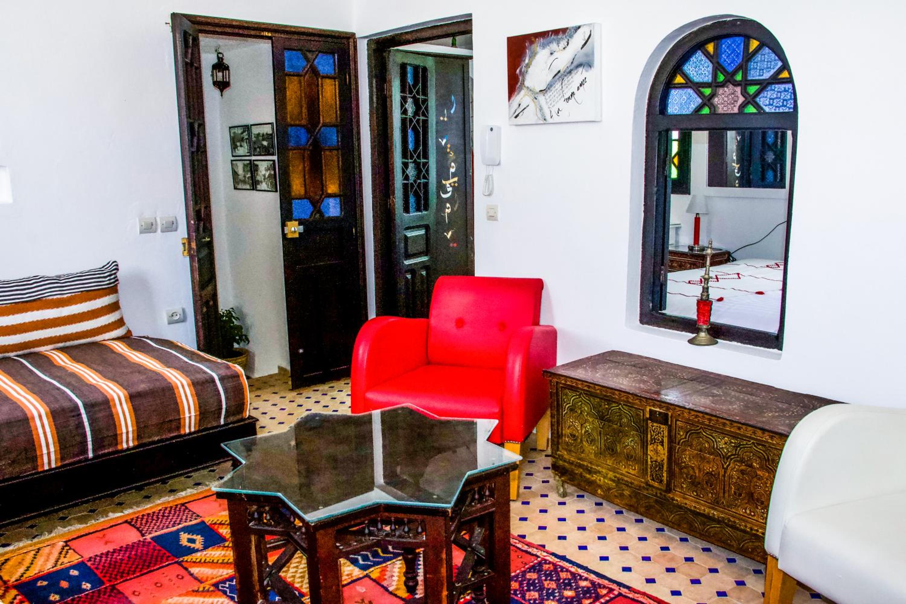One-Bedroom Suite - Photo 6