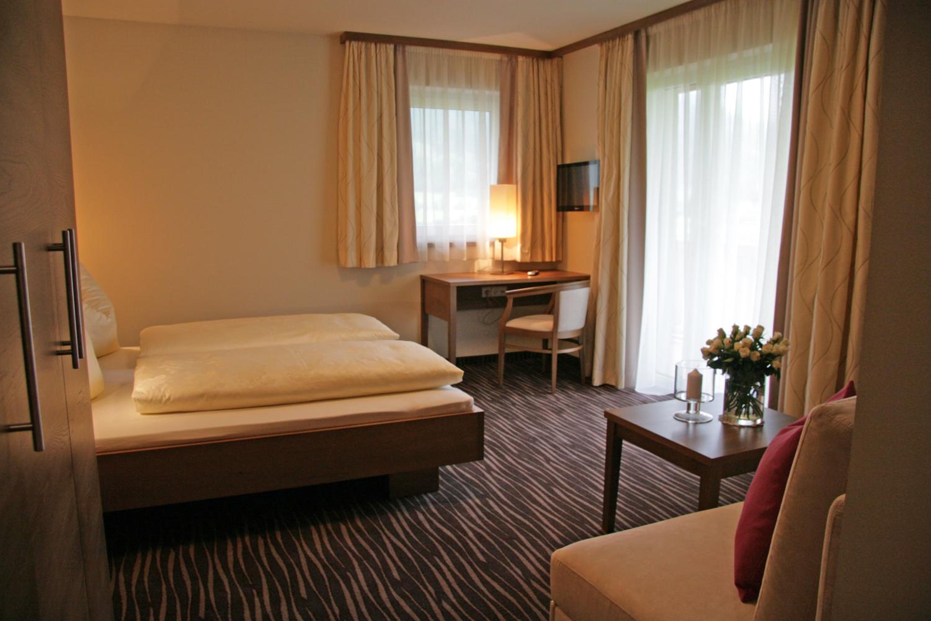 Family Suite (2 Adults + 2 Children) - Photo 3