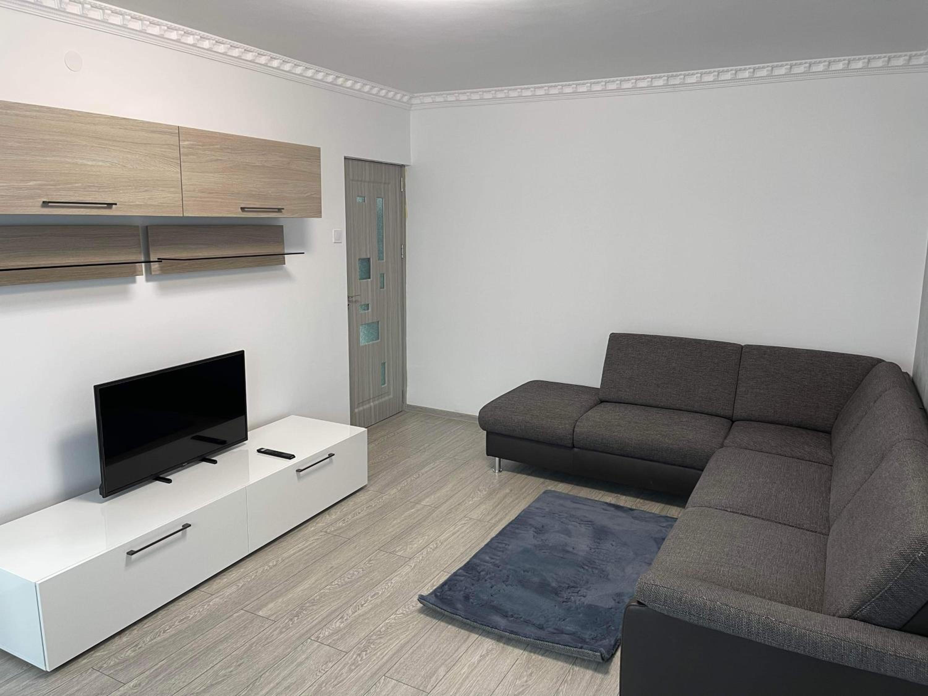 One-Bedroom Apartment - Photo 1
