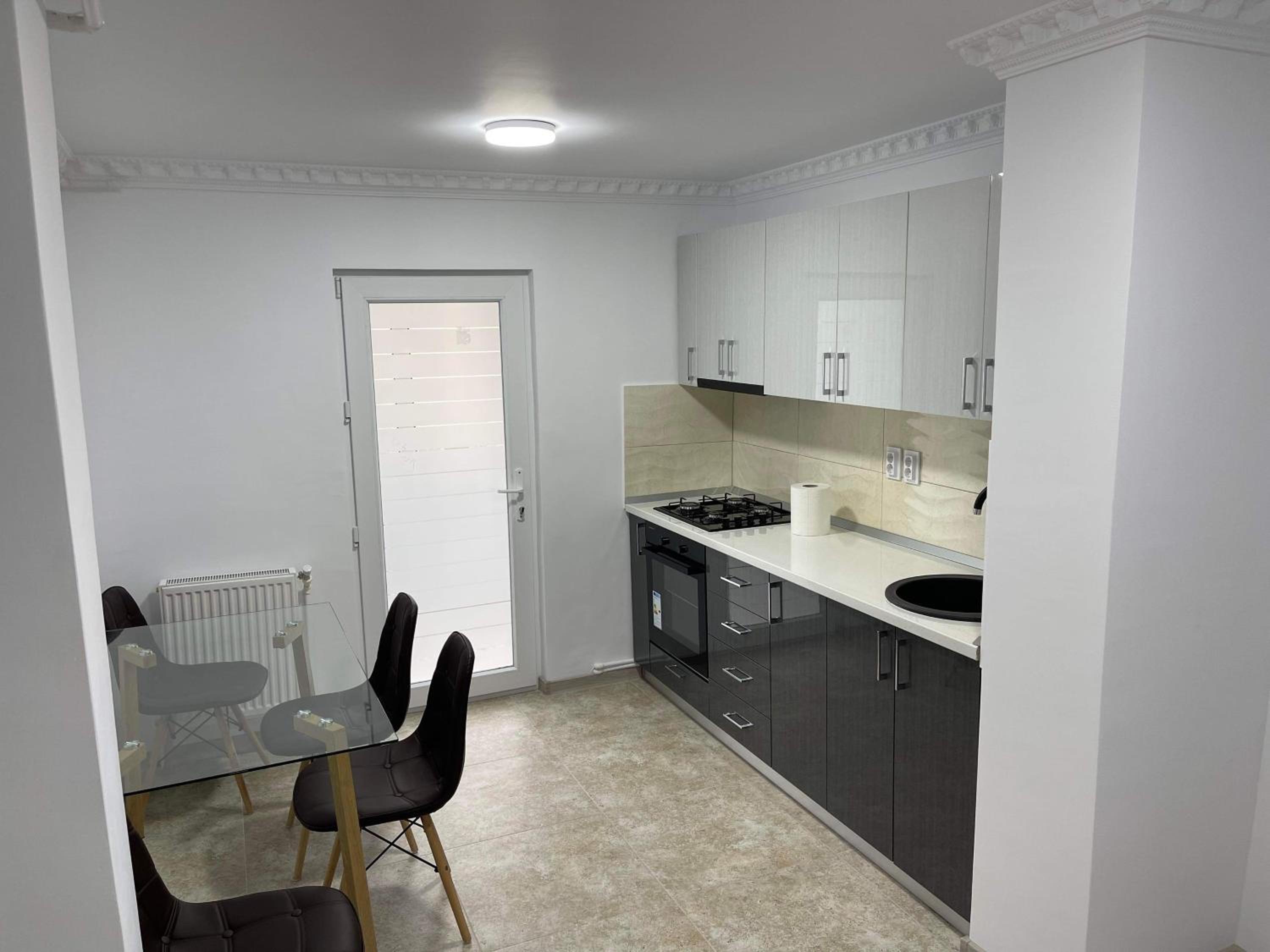 One-Bedroom Apartment - Photo 5