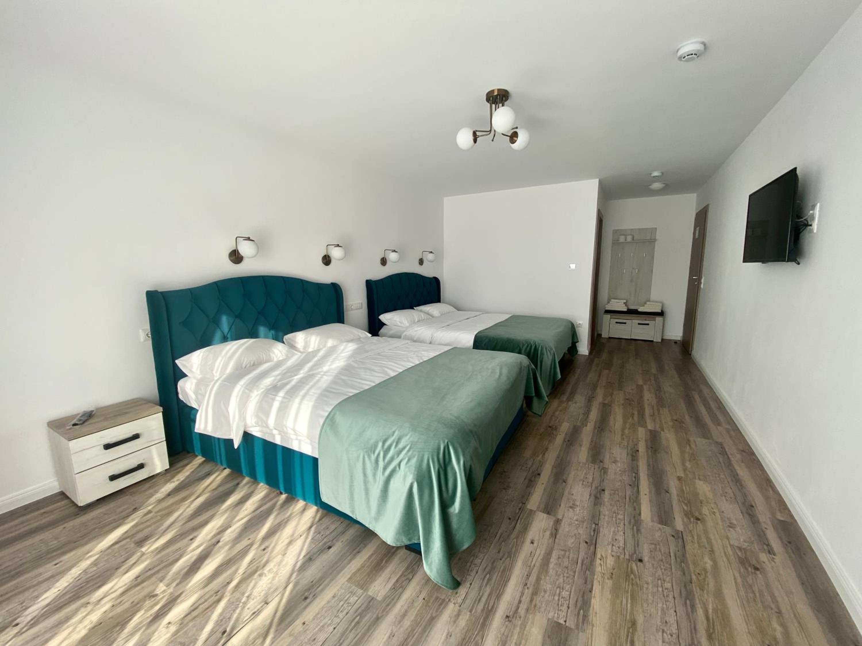 Quadruple Room with Lake View photo 1