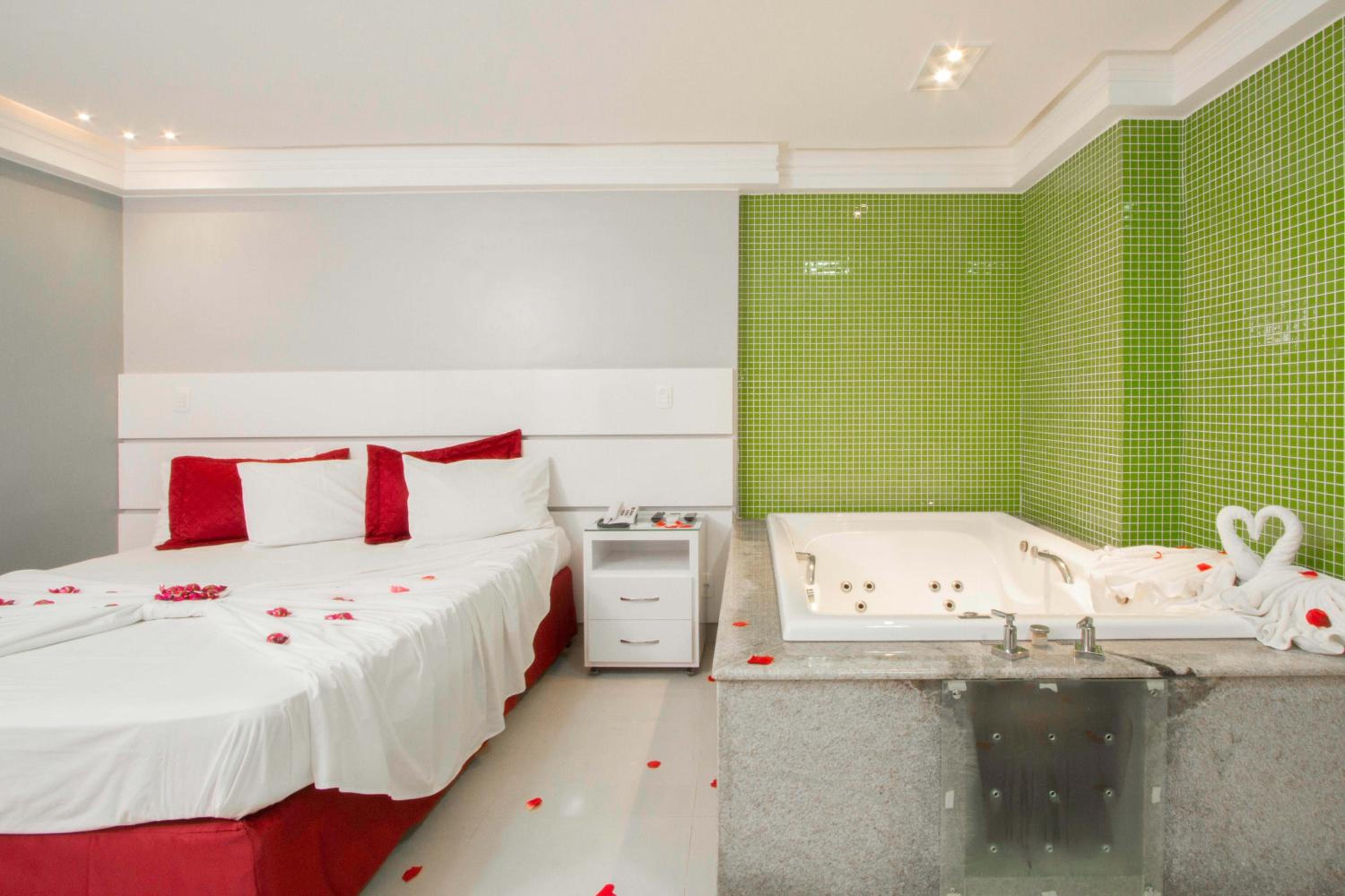 Deluxe Double Room with Bath photo 3
