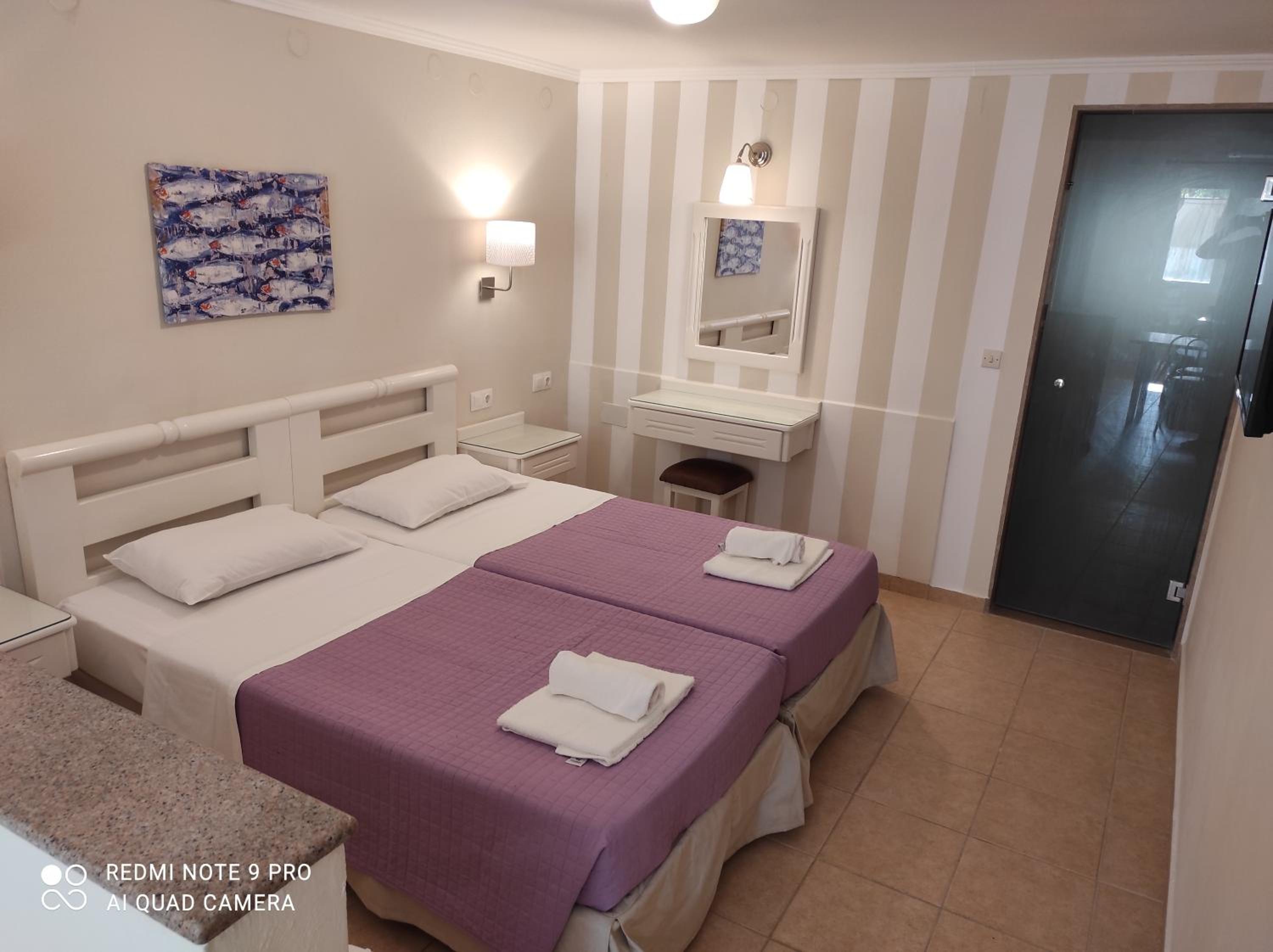 Triple Room with Garden View photo 3