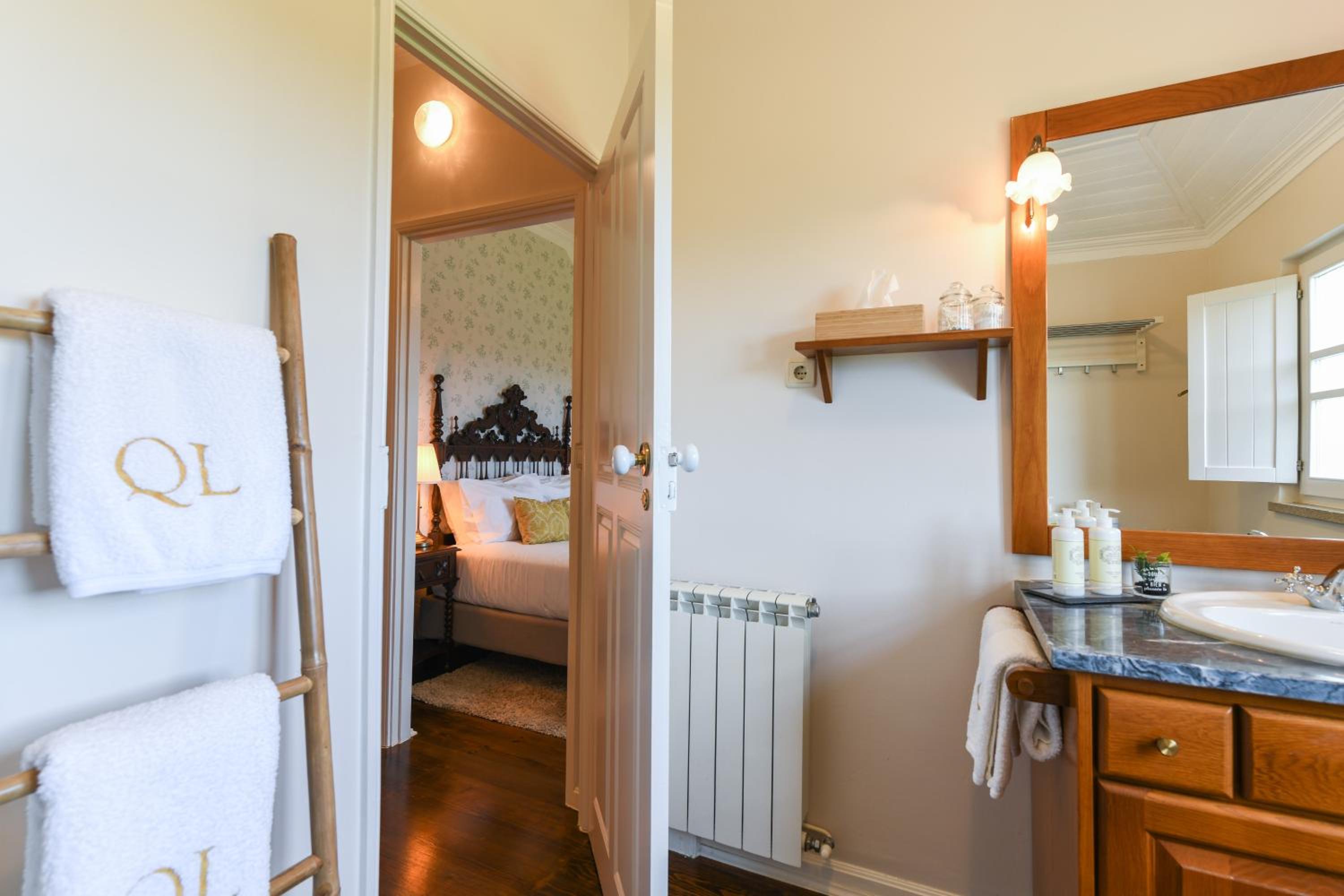 Standard Suite - Photo 6