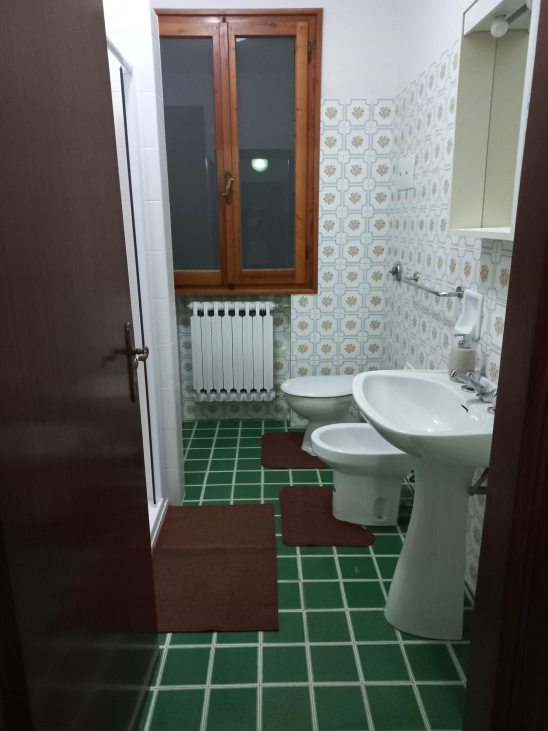 Twin Room with Shared Bathroom photo 2