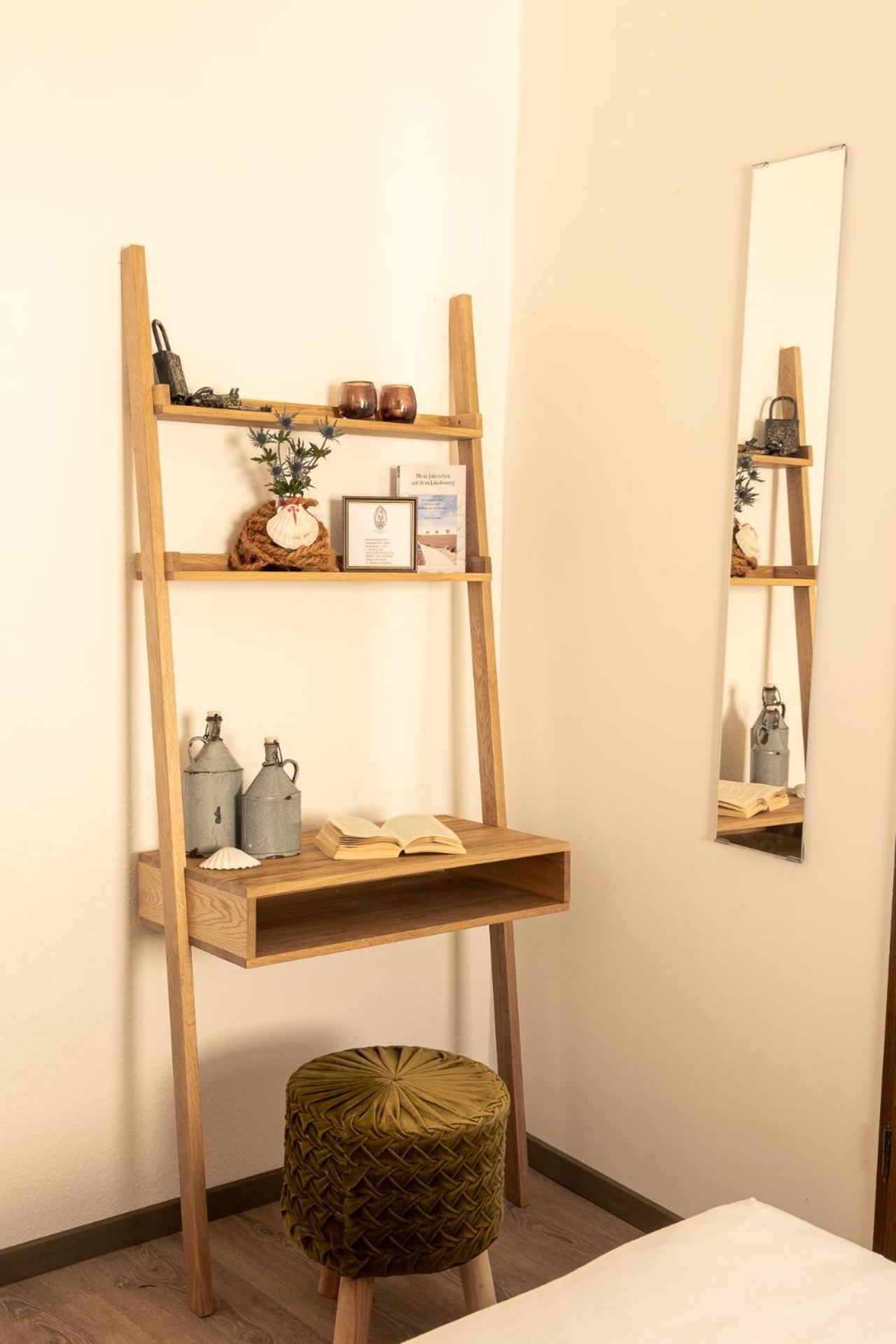 Double Room with Private Bathroom - Photo 6