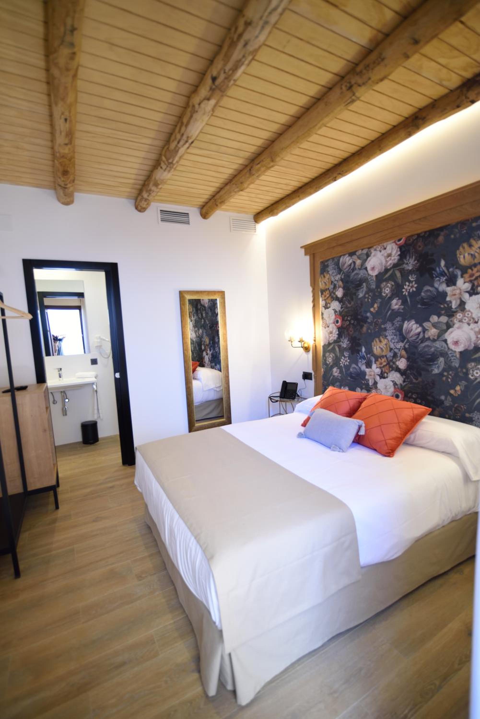 Double Room - Photo 5