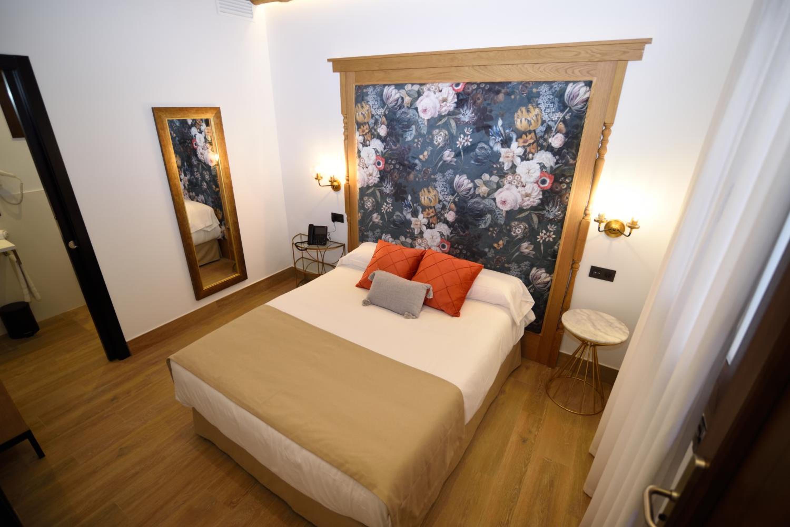 Double Room - Photo 3
