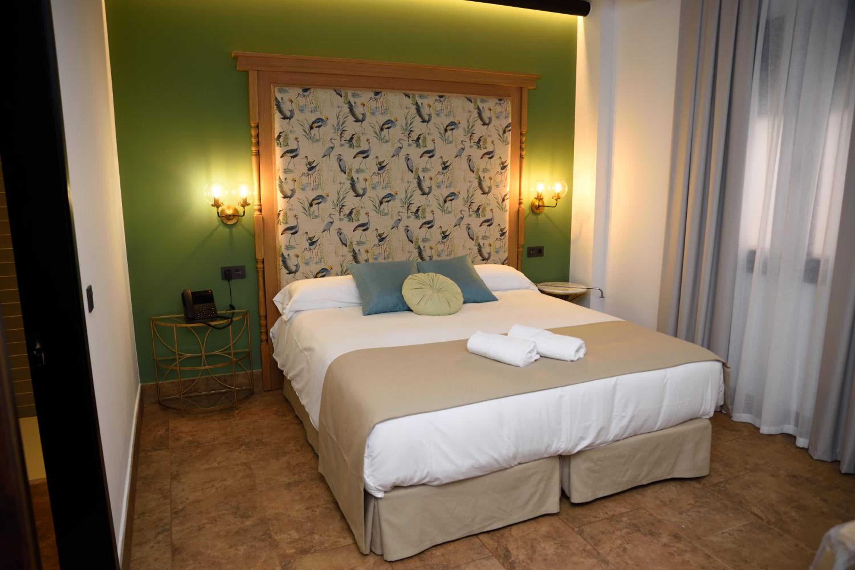 Deluxe Double Room - Photo 3