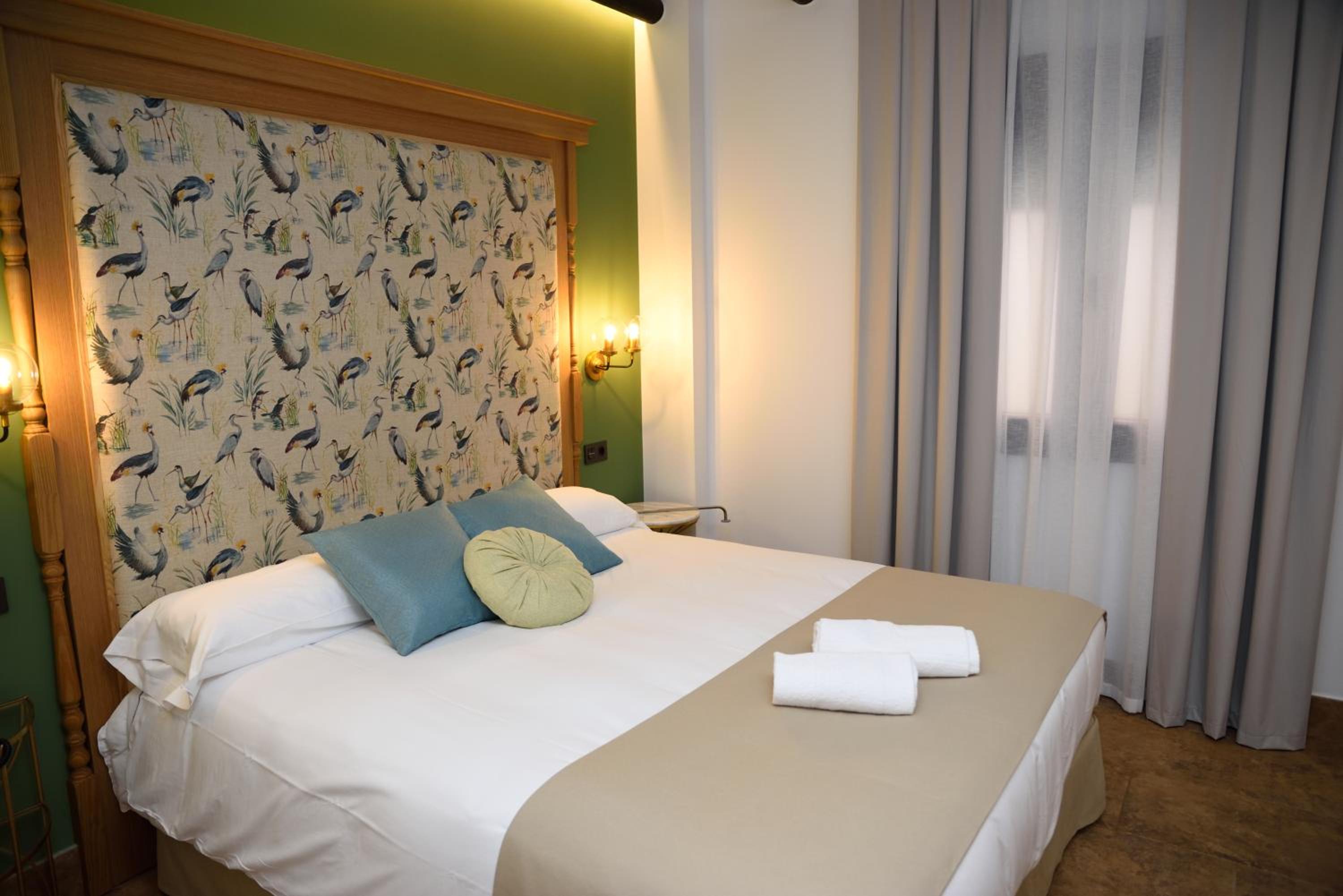 Deluxe Double Room - Photo 4