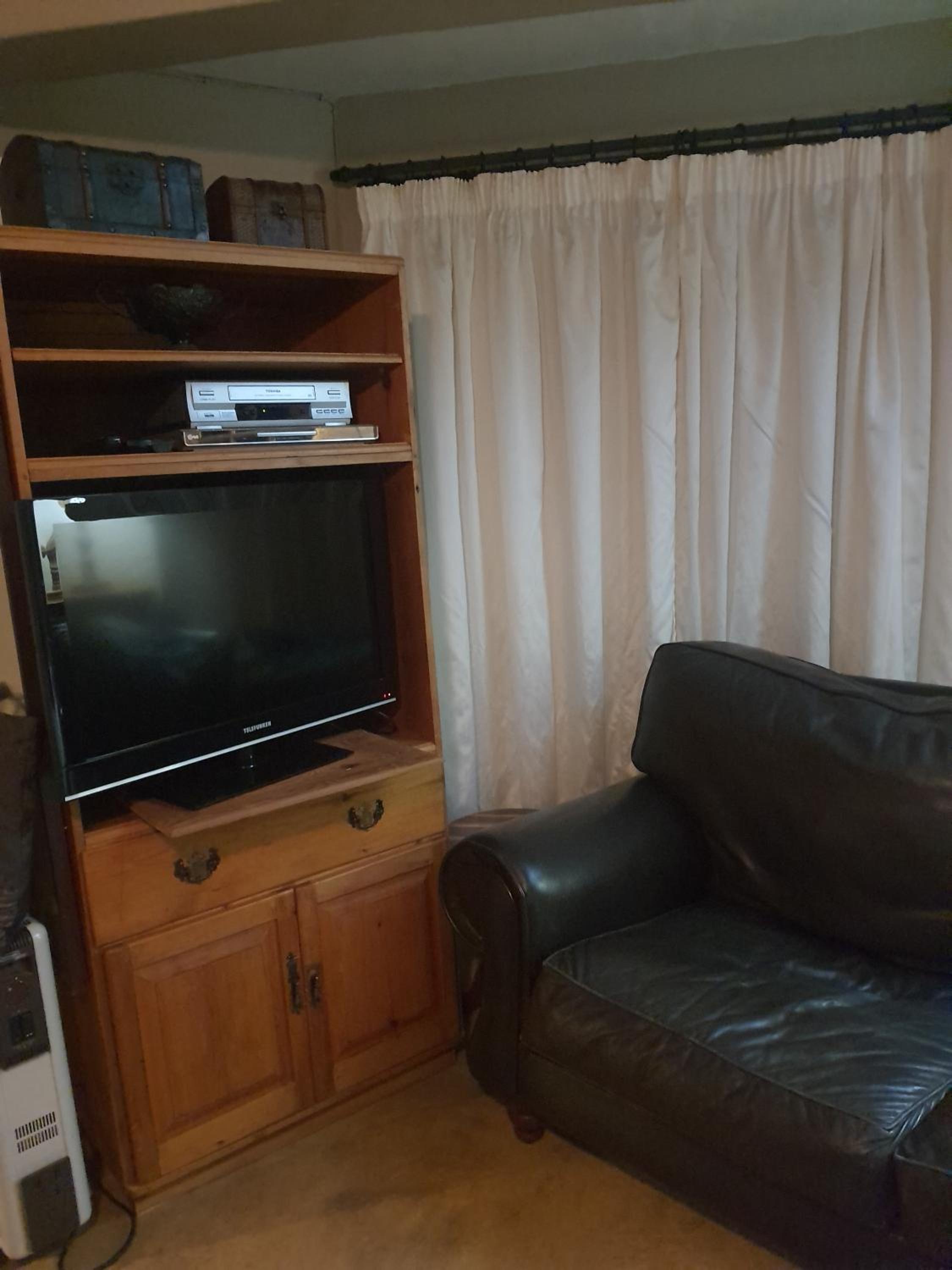 Family Room photo 3