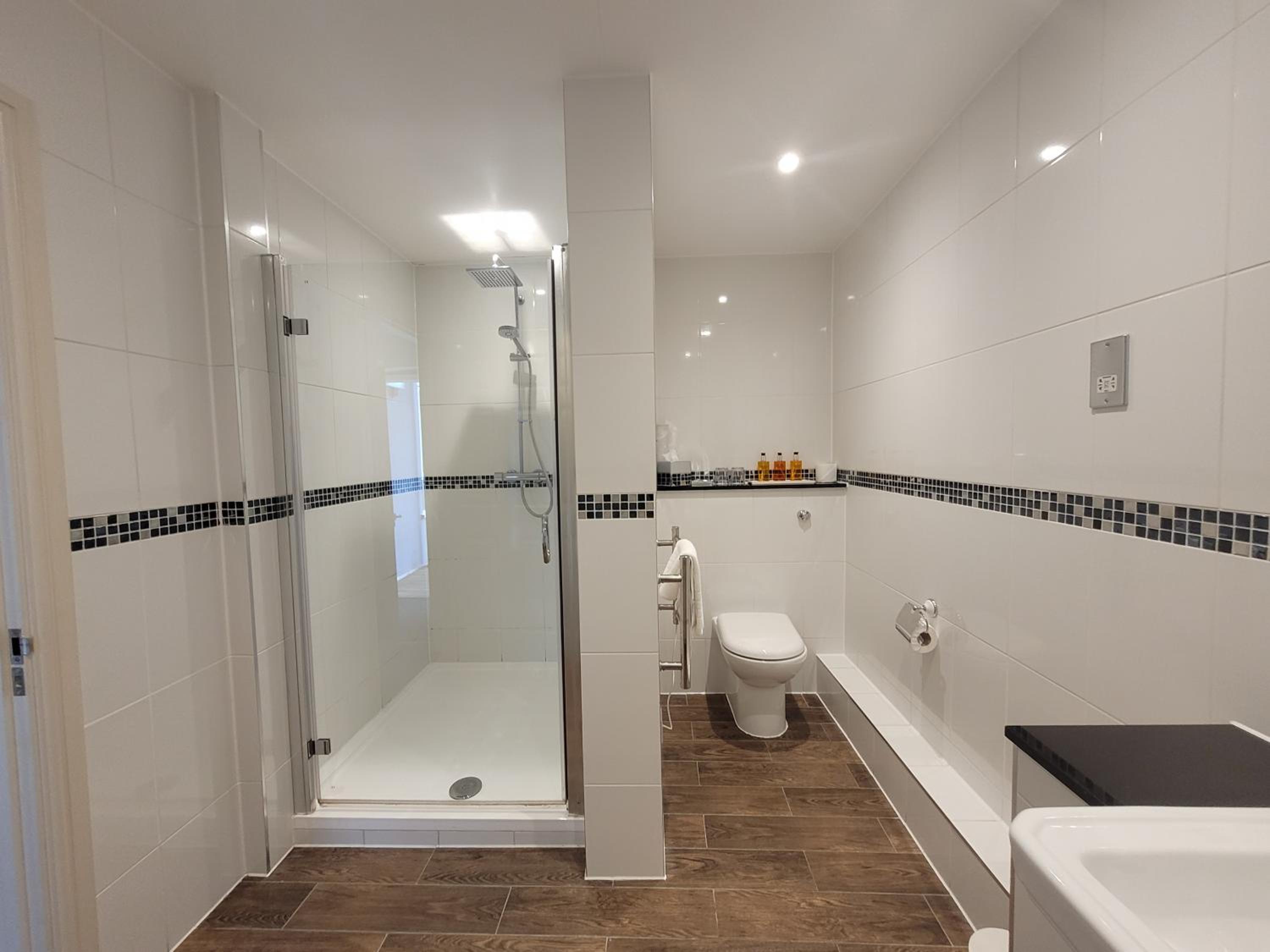 Suite - Photo 2
