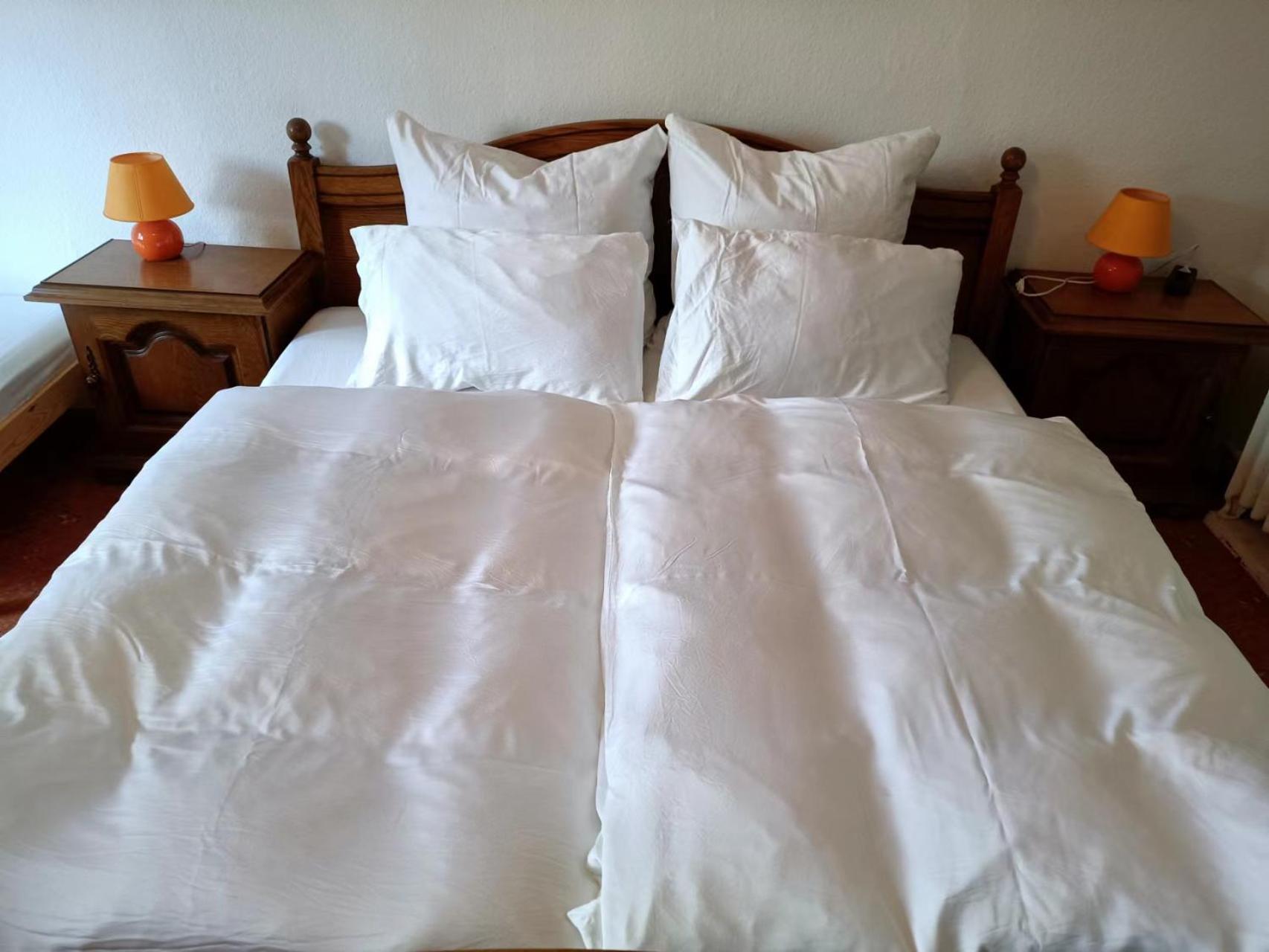 Double Room with Shared Bathroom photo 2