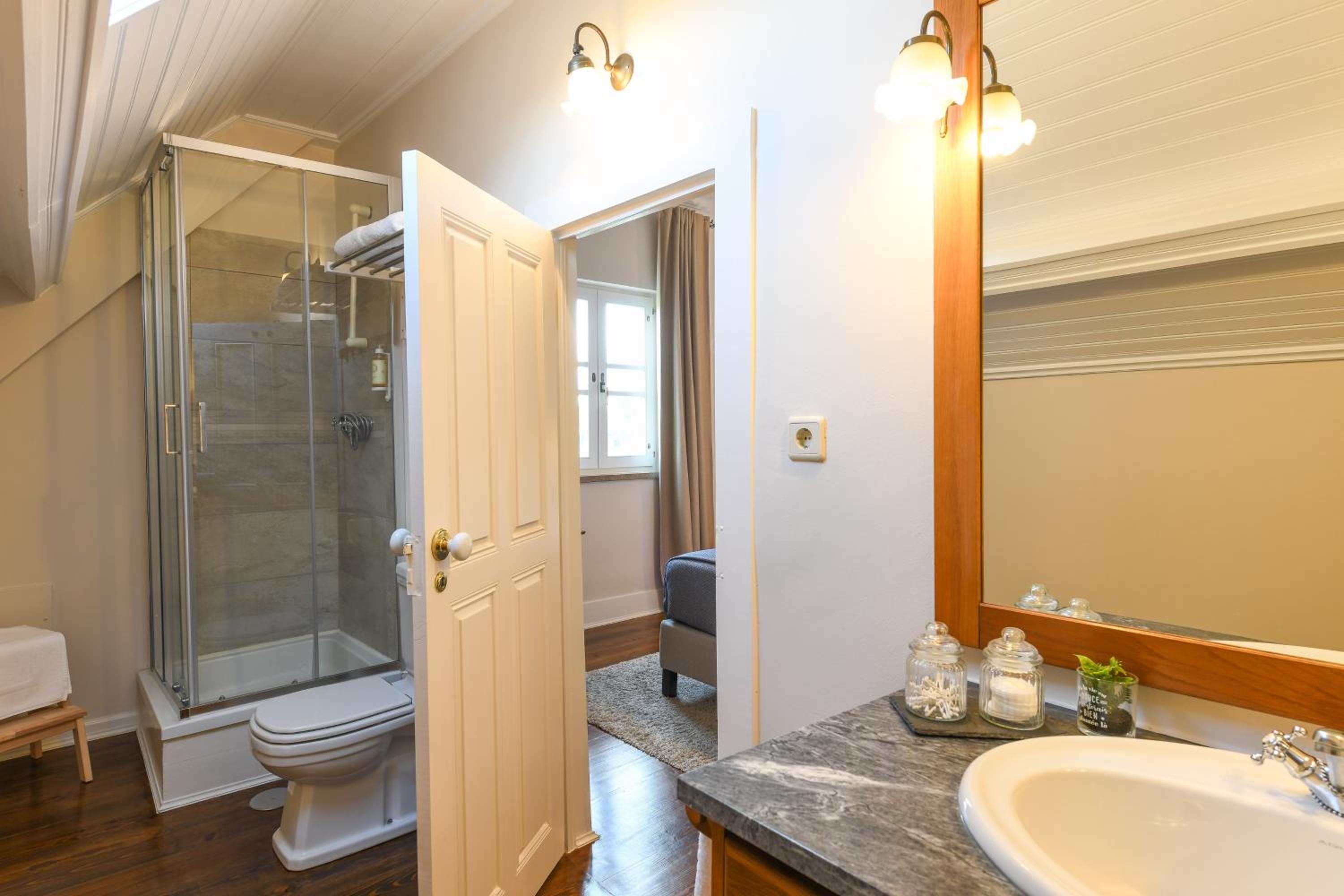 Superior Suite - Photo 4