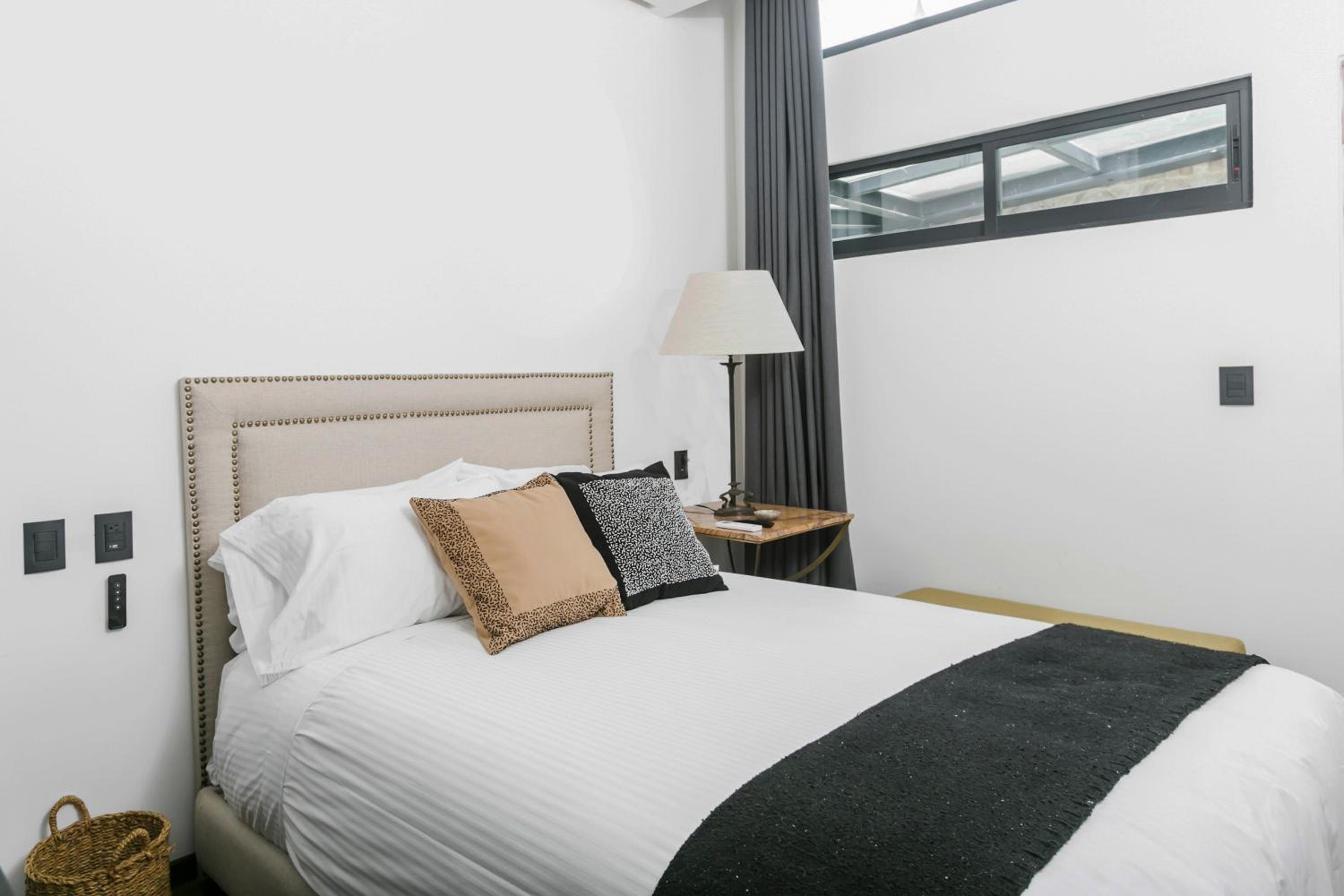 Standard Suite - Photo 8
